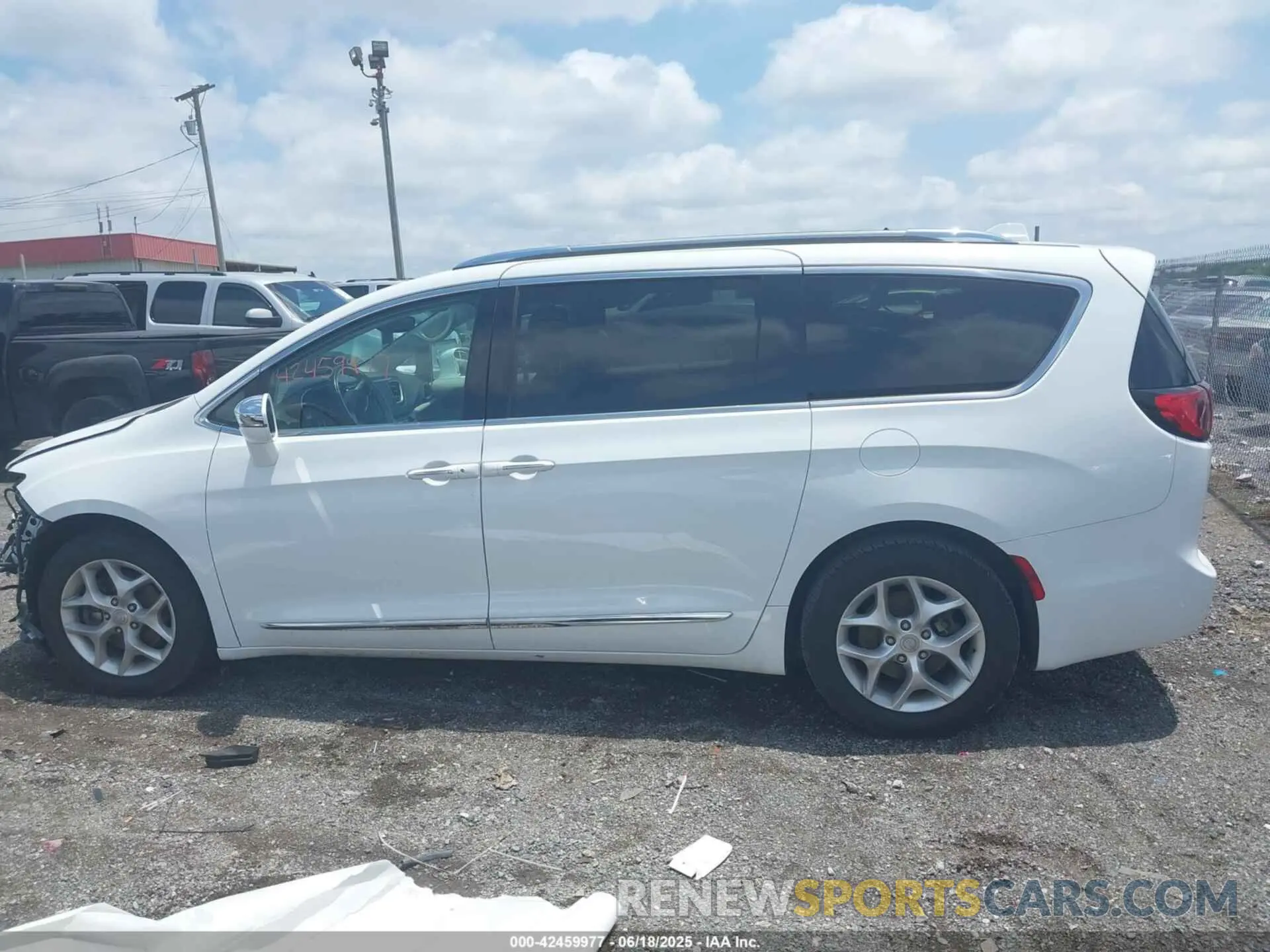 14 Photograph of a damaged car 2C4RC1GG2LR175979 CHRYSLER PACIFICA 2020