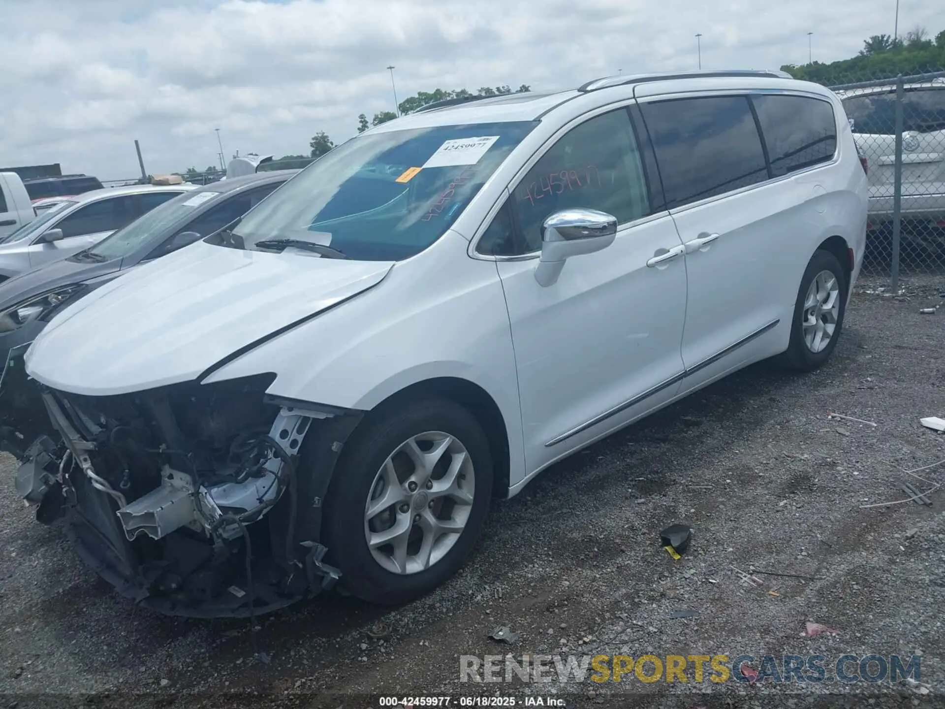 2 Photograph of a damaged car 2C4RC1GG2LR175979 CHRYSLER PACIFICA 2020