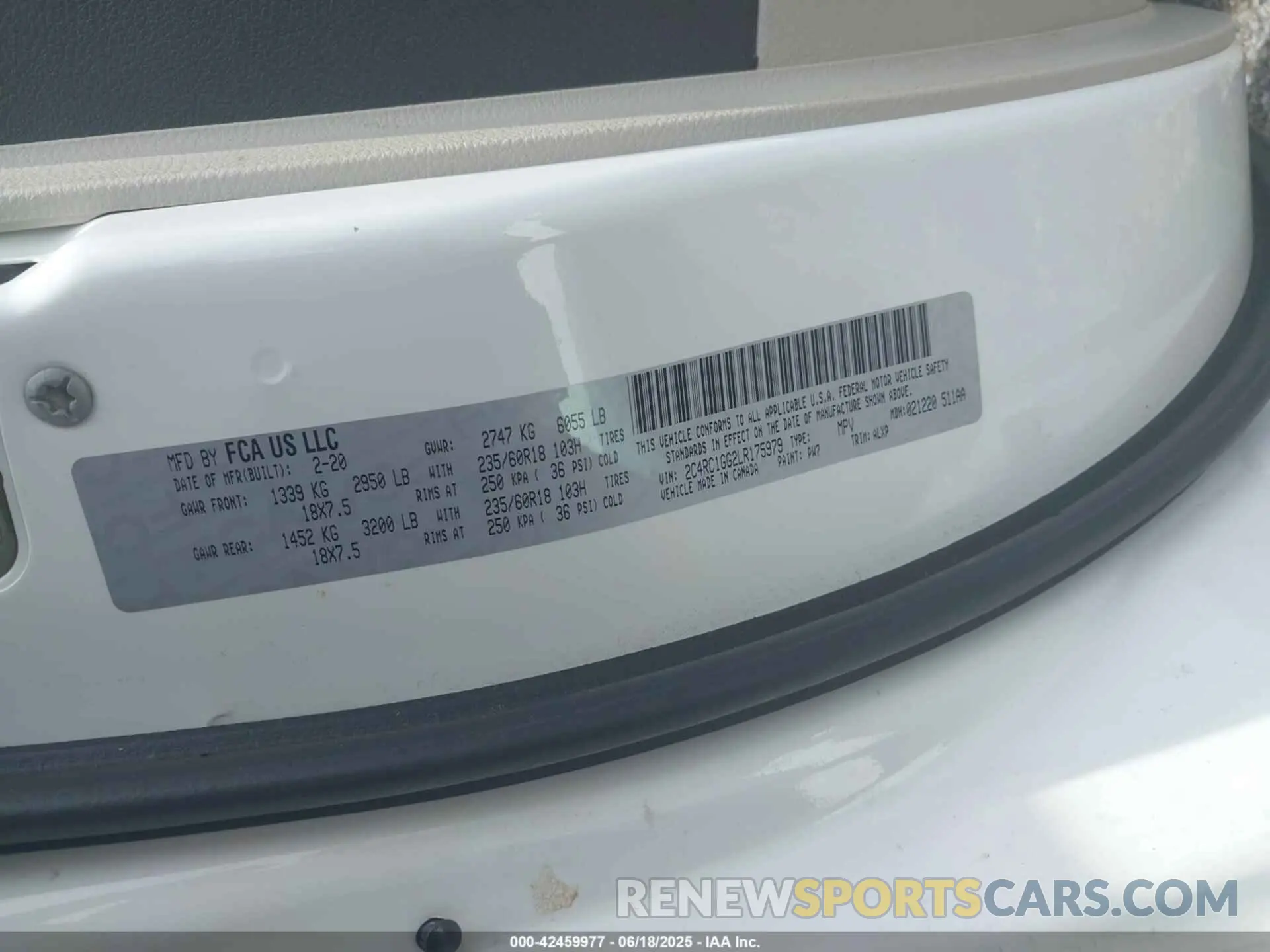 9 Photograph of a damaged car 2C4RC1GG2LR175979 CHRYSLER PACIFICA 2020