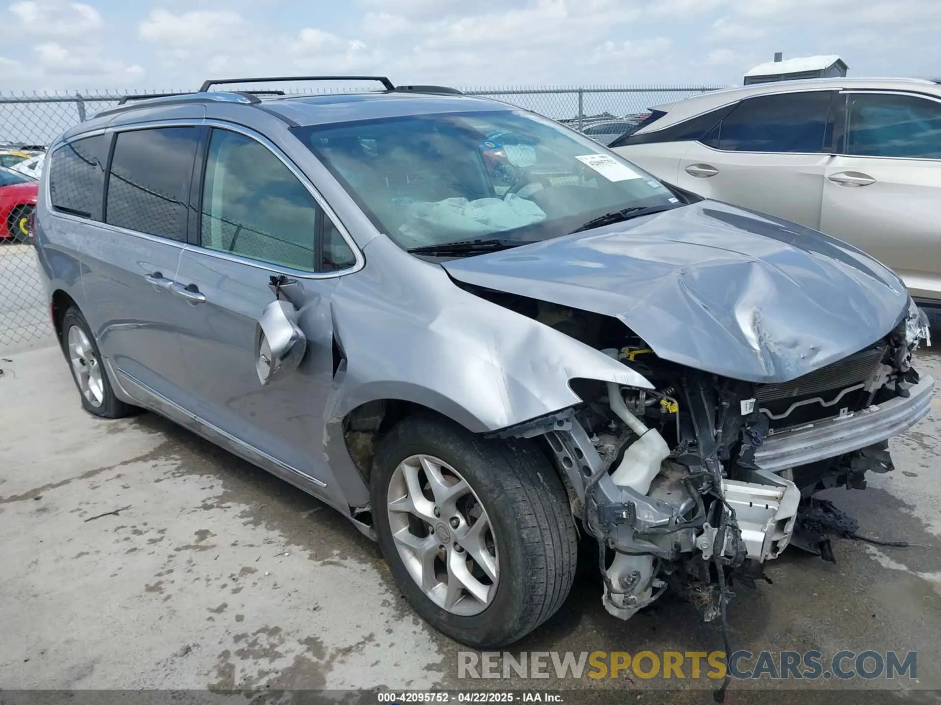 1 Фотография поврежденного автомобиля 2C4RC1GG2LR184245 CHRYSLER PACIFICA 2020