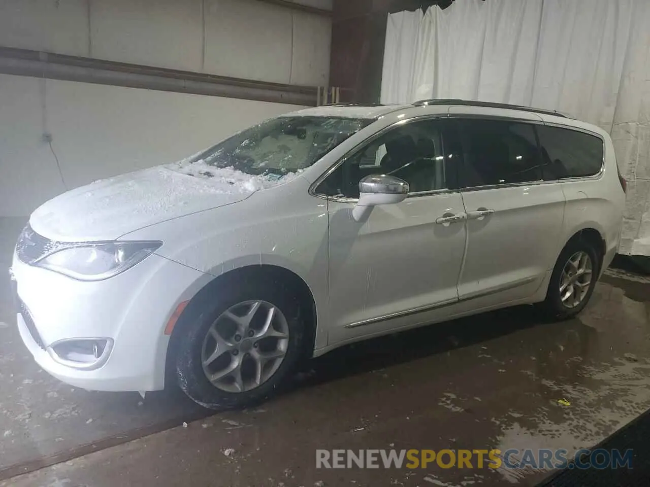 1 Photograph of a damaged car 2C4RC1GG2LR284961 CHRYSLER PACIFICA 2020