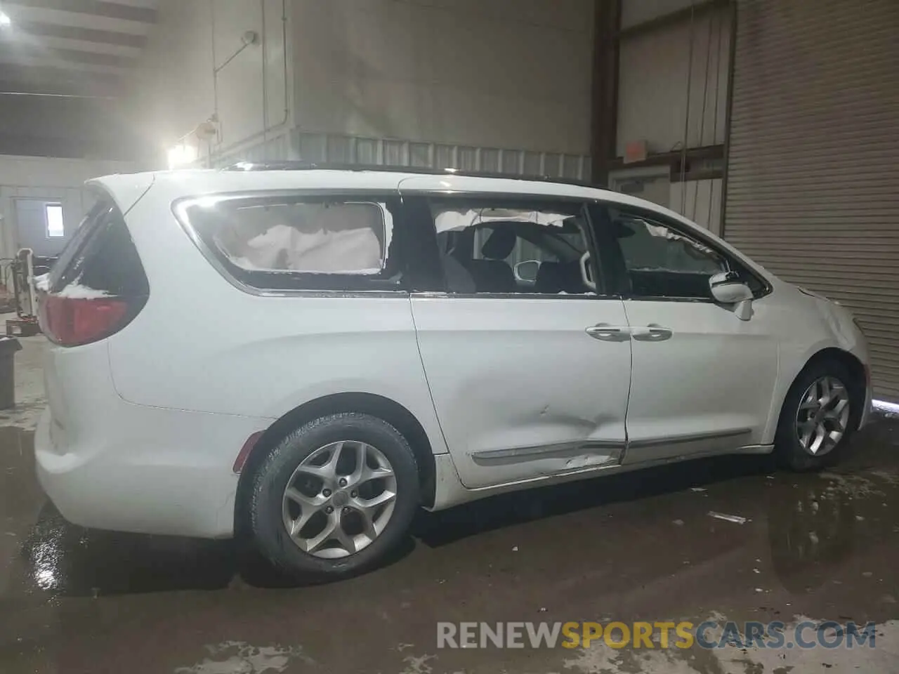 3 Photograph of a damaged car 2C4RC1GG2LR284961 CHRYSLER PACIFICA 2020