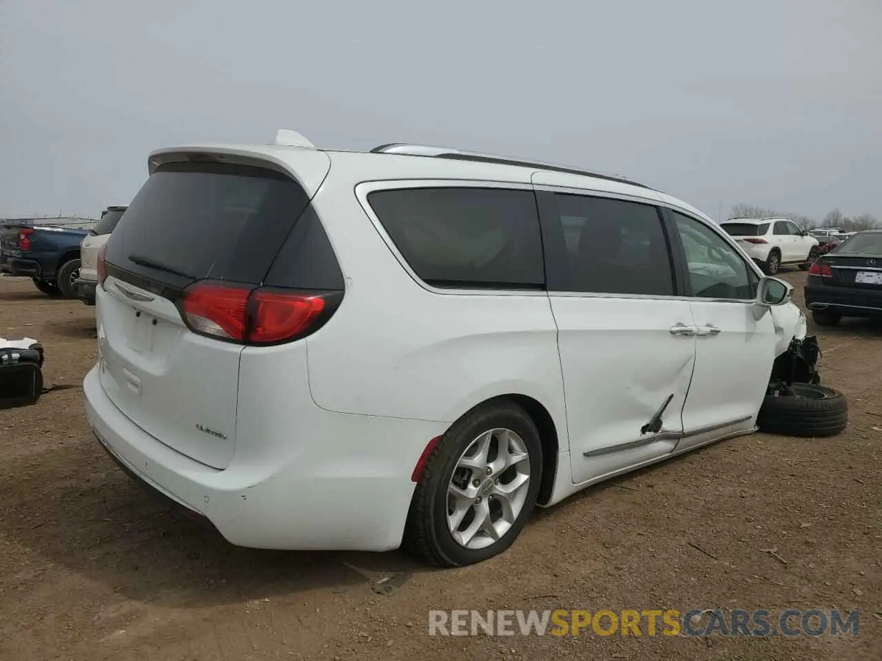 3 Фотография поврежденного автомобиля 2C4RC1GG2LR290324 CHRYSLER PACIFICA 2020