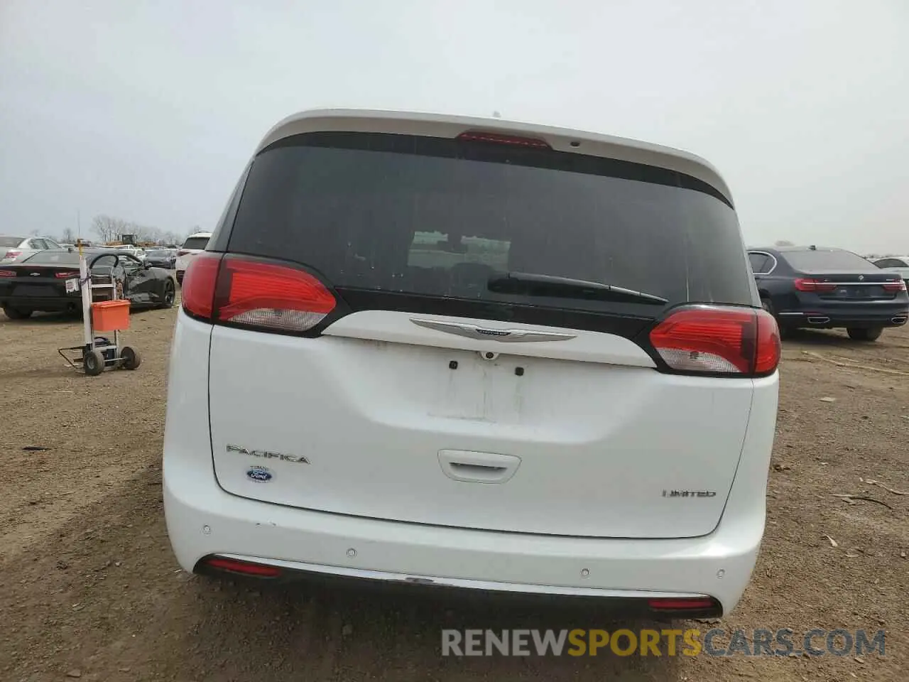 6 Фотография поврежденного автомобиля 2C4RC1GG2LR290324 CHRYSLER PACIFICA 2020