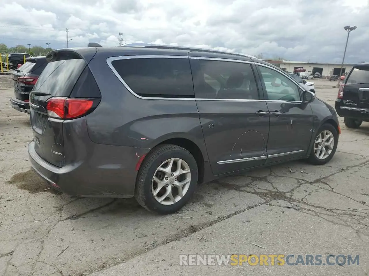 3 Фотография поврежденного автомобиля 2C4RC1GG3LR187459 CHRYSLER PACIFICA 2020
