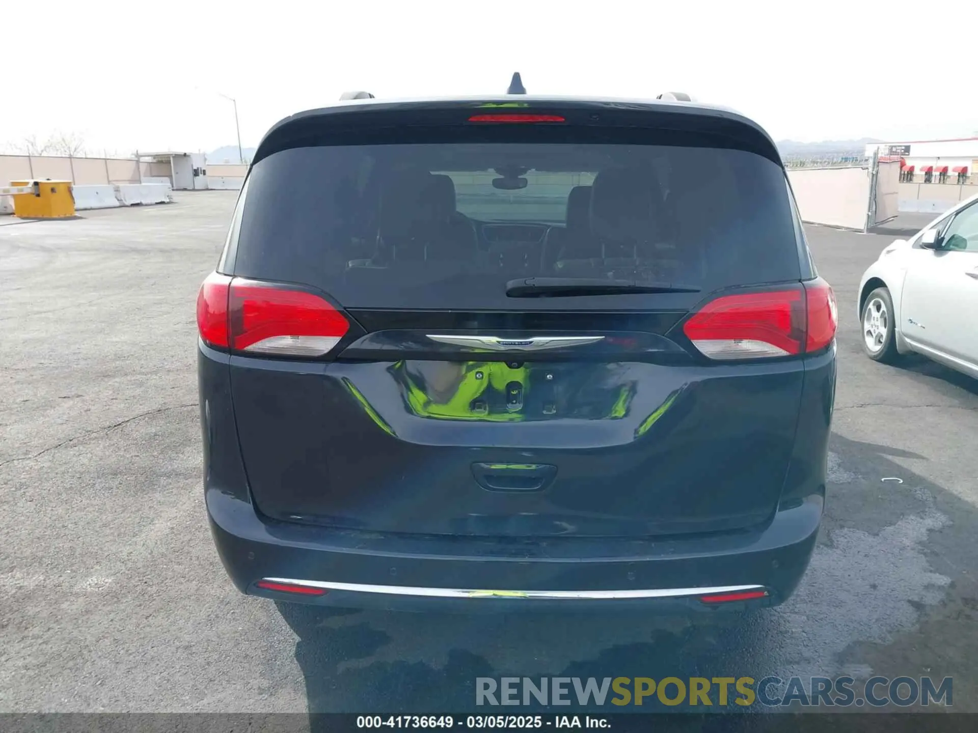 15 Фотография поврежденного автомобиля 2C4RC1GG4LR156463 CHRYSLER PACIFICA 2020
