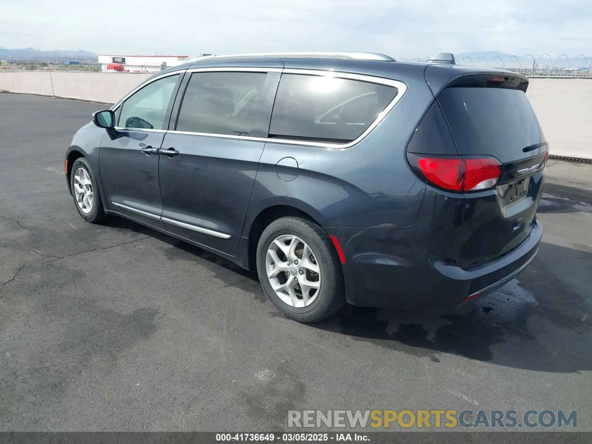 3 Фотография поврежденного автомобиля 2C4RC1GG4LR156463 CHRYSLER PACIFICA 2020