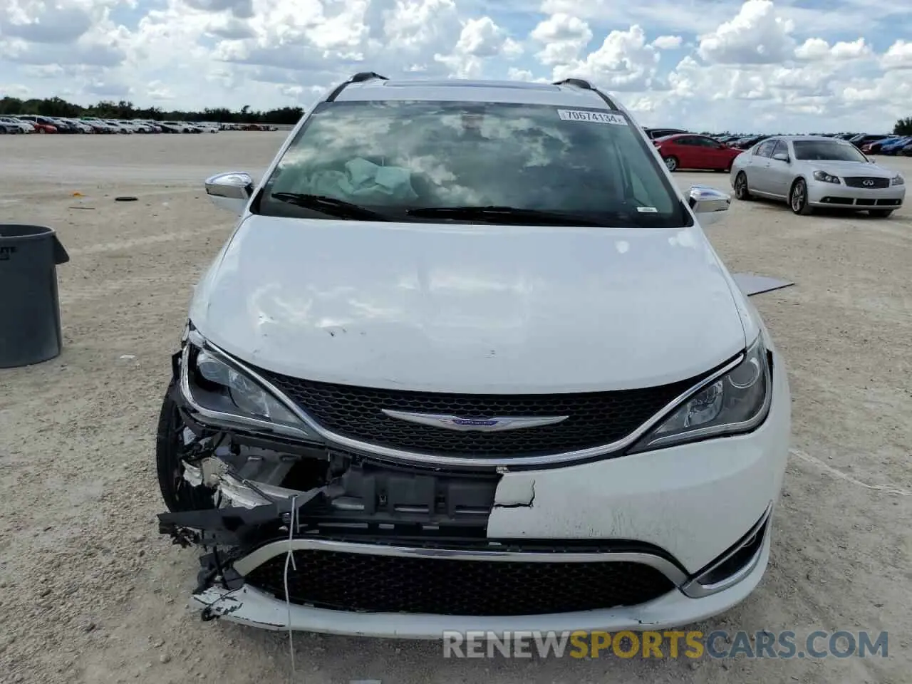 5 Photograph of a damaged car 2C4RC1GG4LR283455 CHRYSLER PACIFICA 2020