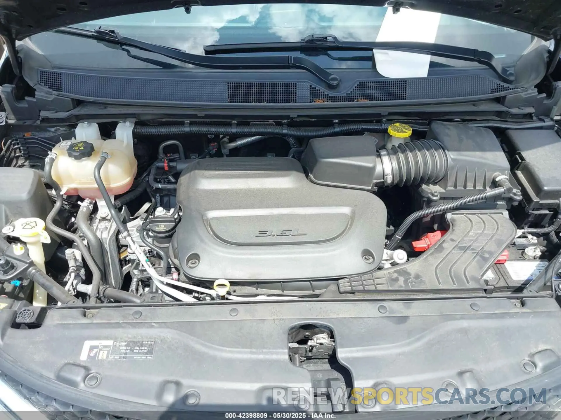 10 Фотография поврежденного автомобиля 2C4RC1GG5LR272593 CHRYSLER PACIFICA 2020