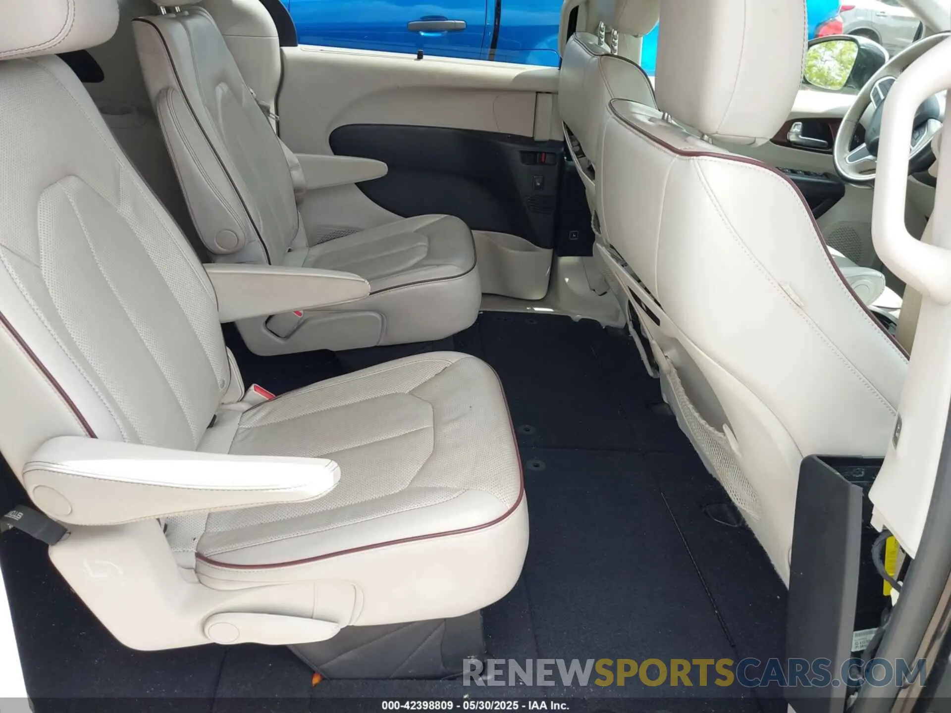 8 Фотография поврежденного автомобиля 2C4RC1GG5LR272593 CHRYSLER PACIFICA 2020