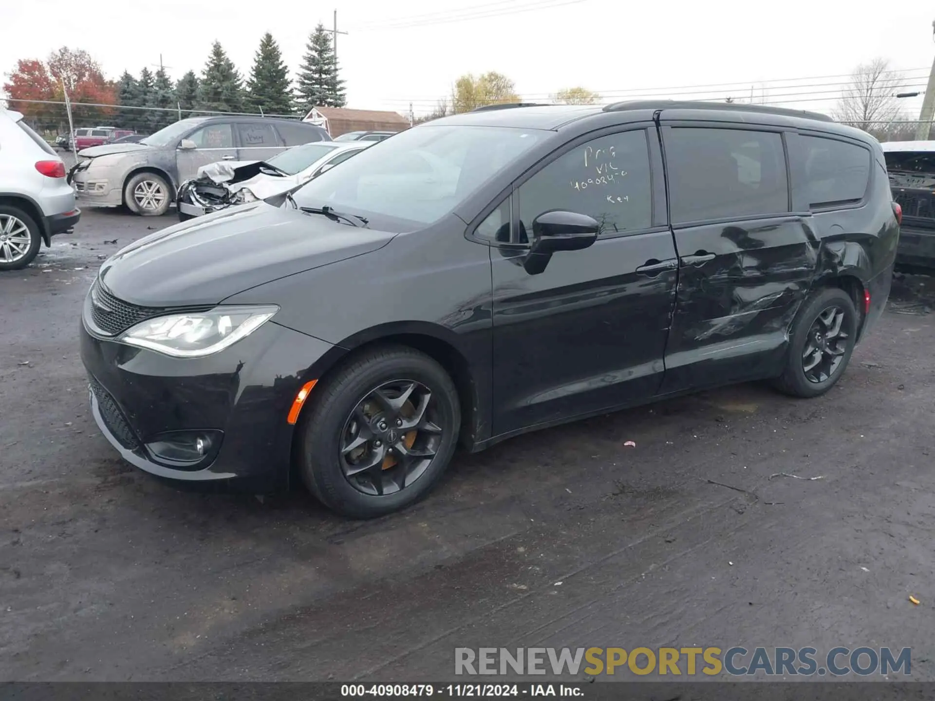 2 Фотография поврежденного автомобиля 2C4RC1GG6LR209583 CHRYSLER PACIFICA 2020