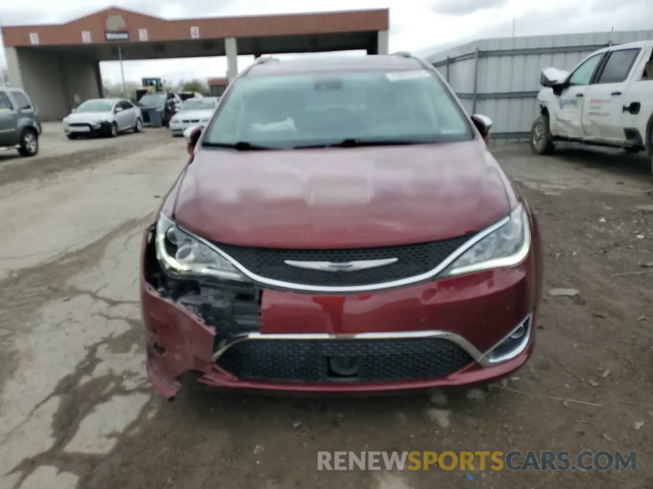 5 Photograph of a damaged car 2C4RC1GG6LR249971 CHRYSLER PACIFICA 2020