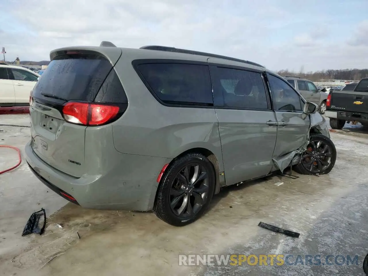 3 Photograph of a damaged car 2C4RC1GG7LR136983 CHRYSLER PACIFICA 2020