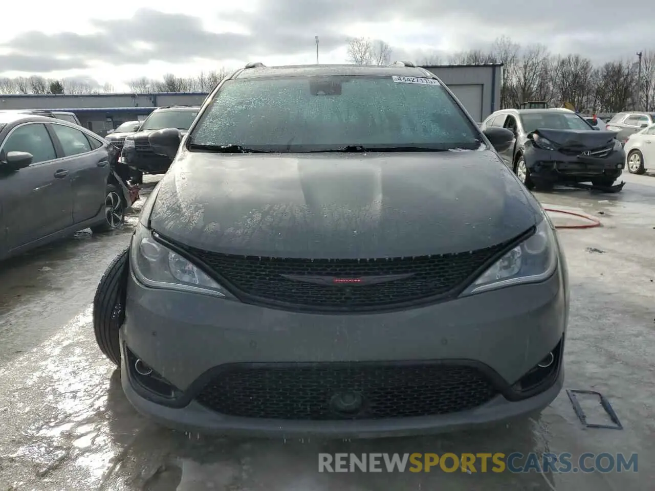 5 Photograph of a damaged car 2C4RC1GG7LR136983 CHRYSLER PACIFICA 2020