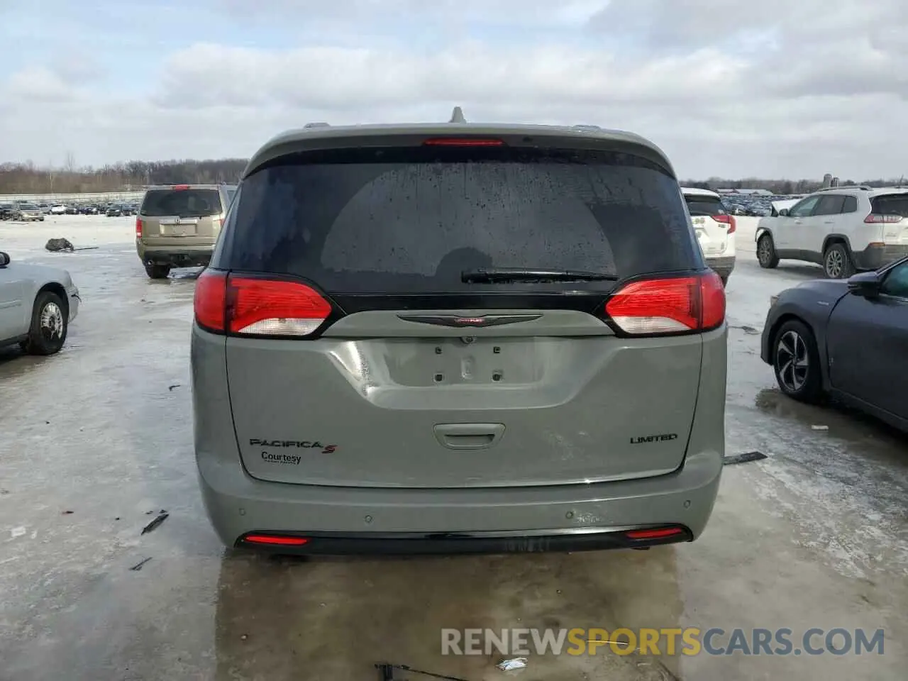 6 Photograph of a damaged car 2C4RC1GG7LR136983 CHRYSLER PACIFICA 2020