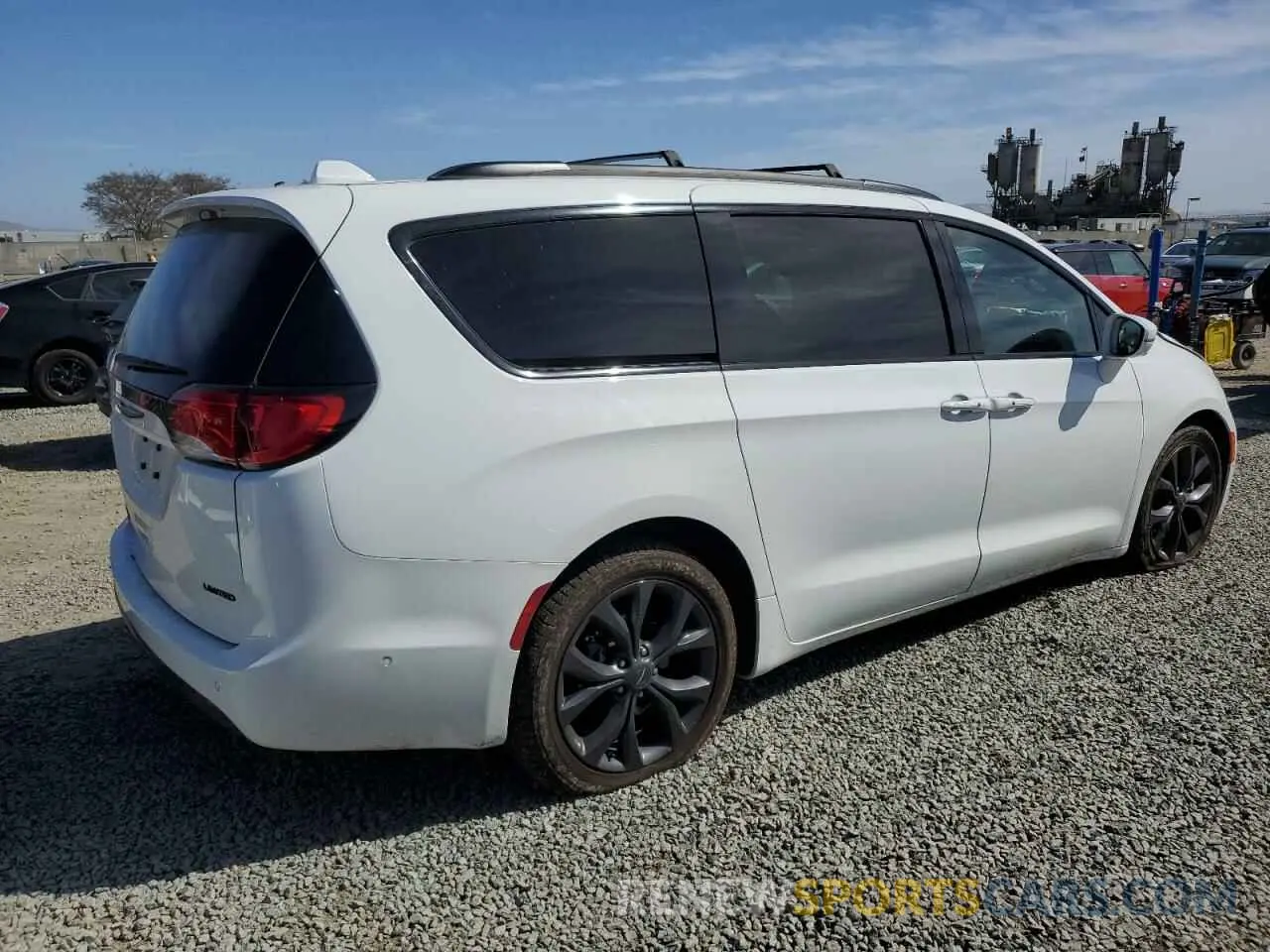 3 Photograph of a damaged car 2C4RC1GG7LR151726 CHRYSLER PACIFICA 2020