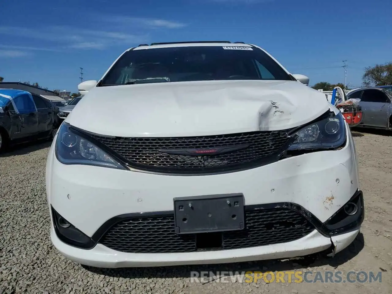 5 Photograph of a damaged car 2C4RC1GG7LR151726 CHRYSLER PACIFICA 2020