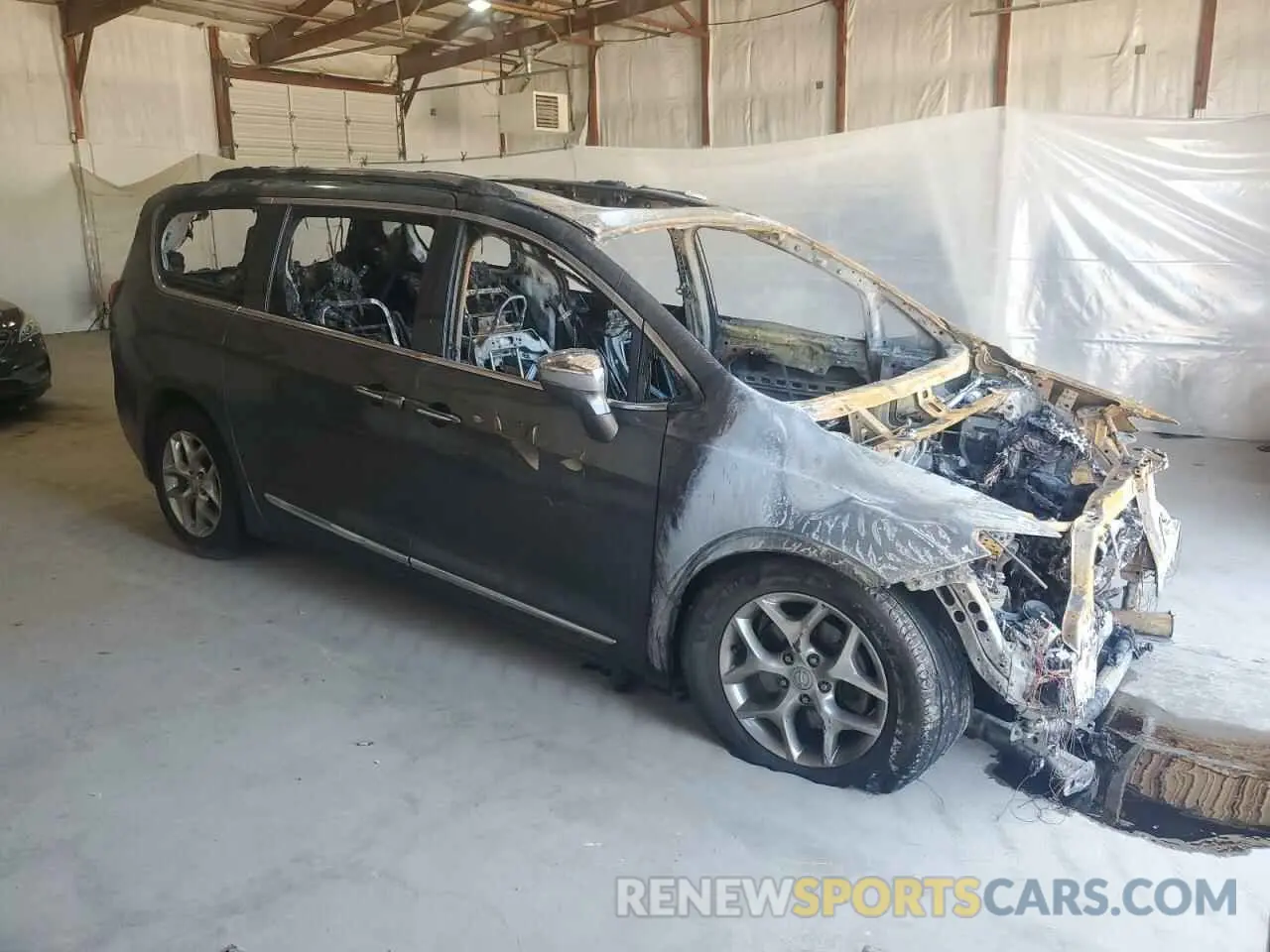4 Фотография поврежденного автомобиля 2C4RC1GG7LR210466 CHRYSLER PACIFICA 2020