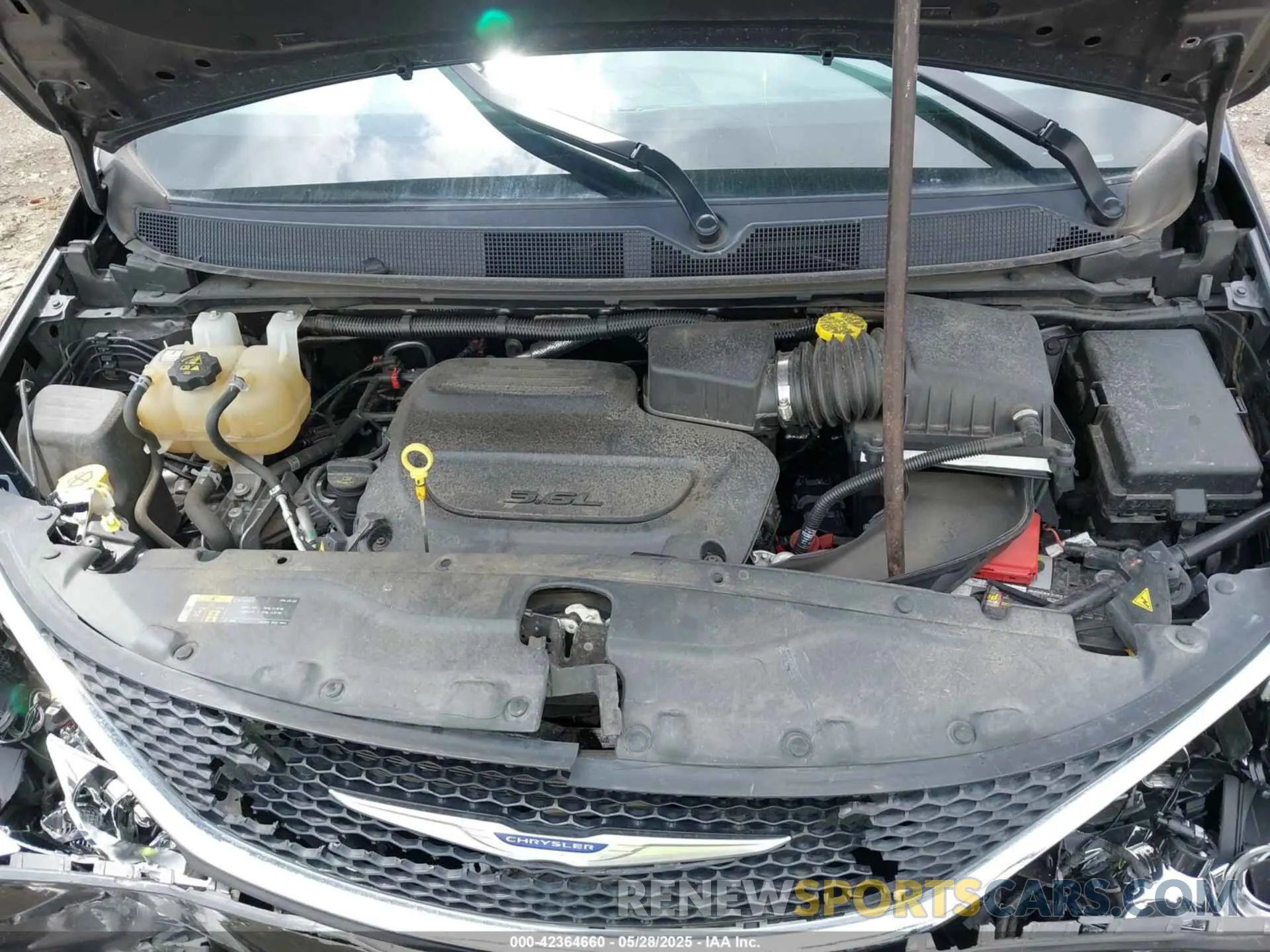 10 Фотография поврежденного автомобиля 2C4RC1GG8LR156319 CHRYSLER PACIFICA 2020
