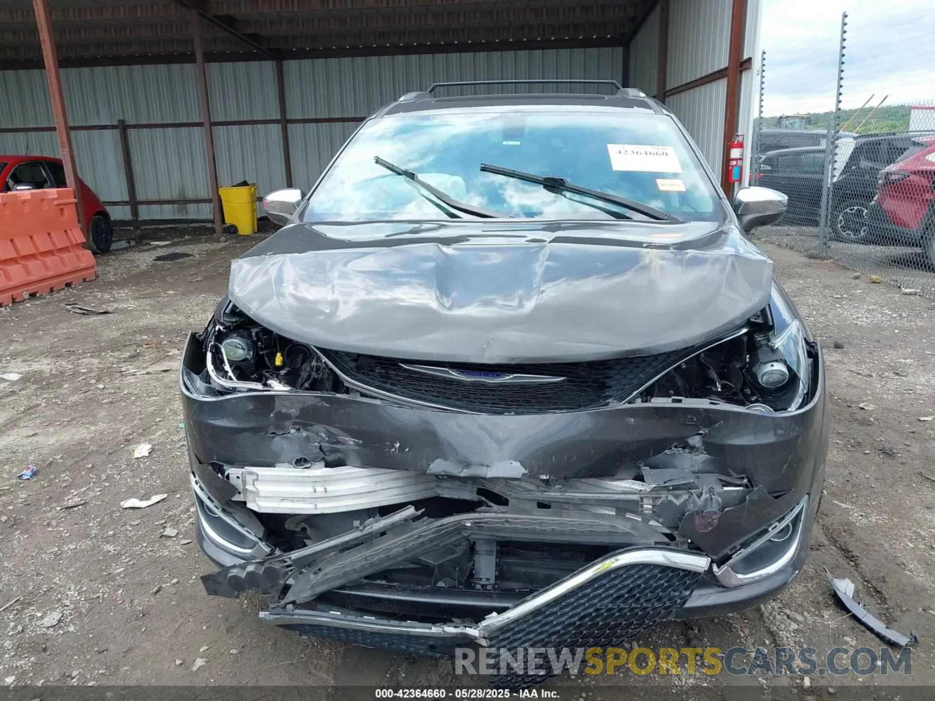 13 Фотография поврежденного автомобиля 2C4RC1GG8LR156319 CHRYSLER PACIFICA 2020