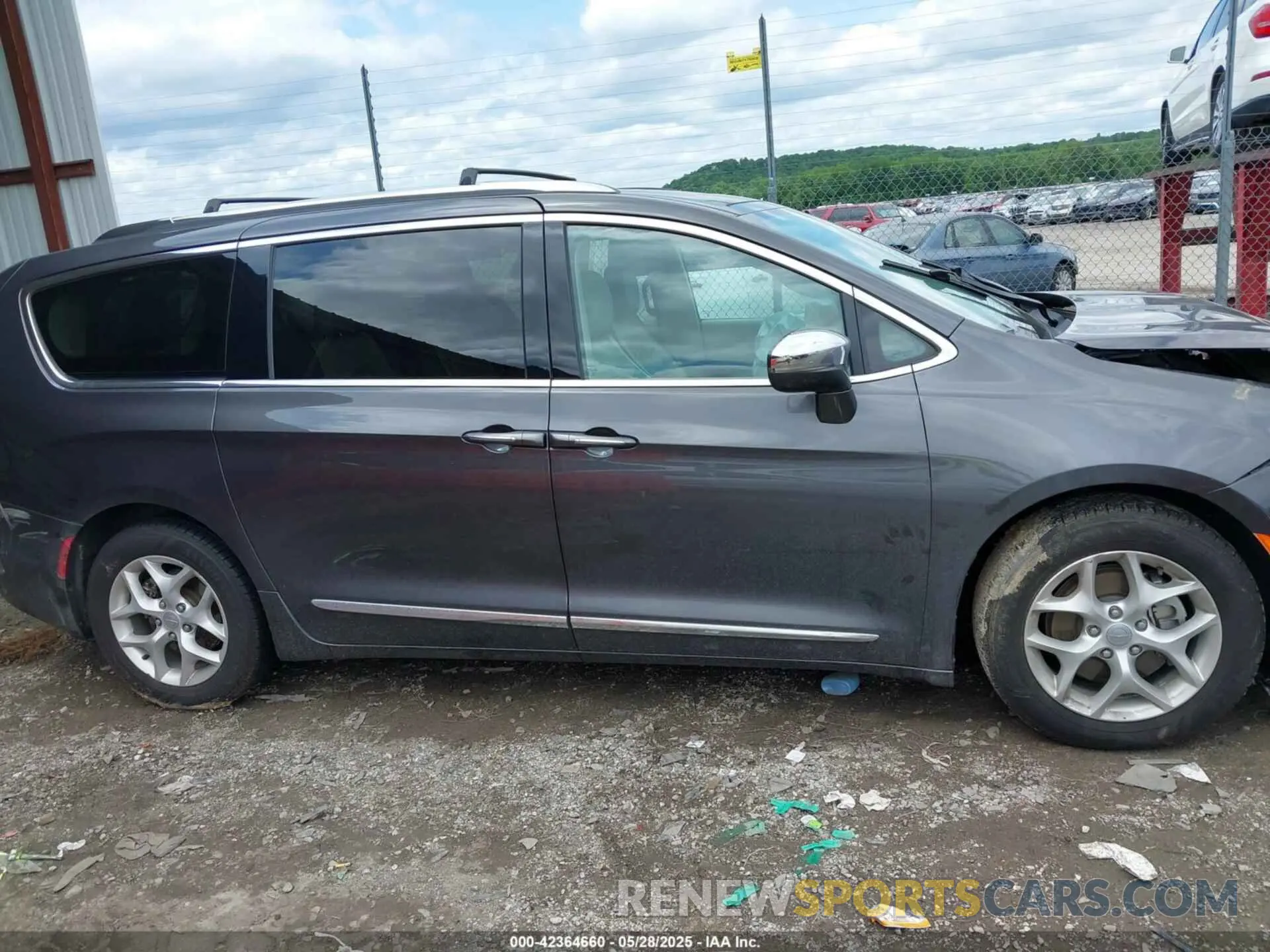 14 Фотография поврежденного автомобиля 2C4RC1GG8LR156319 CHRYSLER PACIFICA 2020