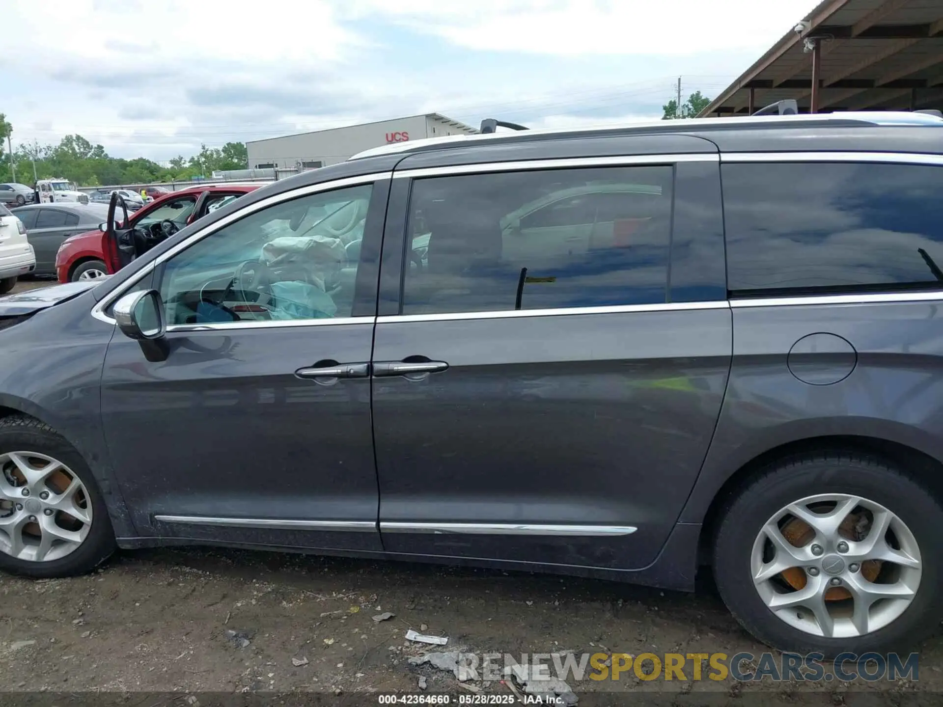 15 Фотография поврежденного автомобиля 2C4RC1GG8LR156319 CHRYSLER PACIFICA 2020