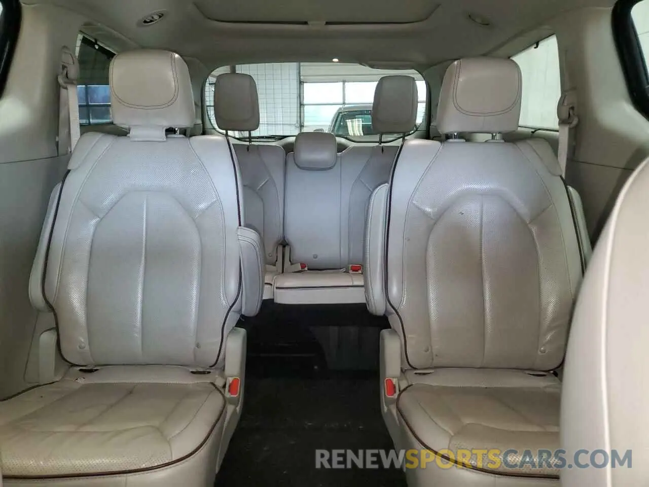 10 Фотография поврежденного автомобиля 2C4RC1GG8LR175906 CHRYSLER PACIFICA 2020