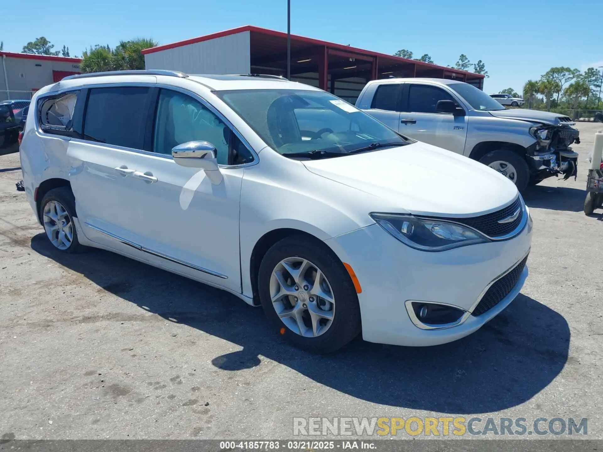1 Фотография поврежденного автомобиля 2C4RC1GG9LR139786 CHRYSLER PACIFICA 2020