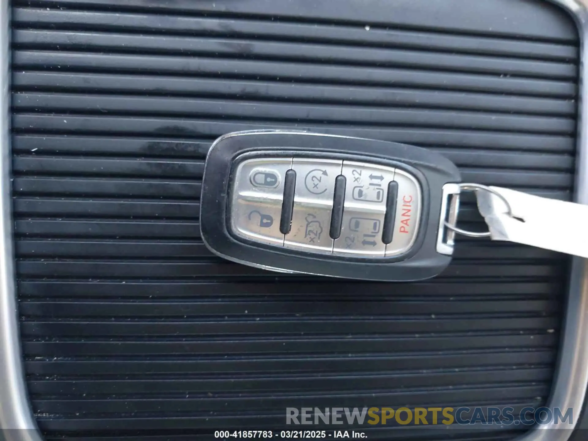11 Фотография поврежденного автомобиля 2C4RC1GG9LR139786 CHRYSLER PACIFICA 2020