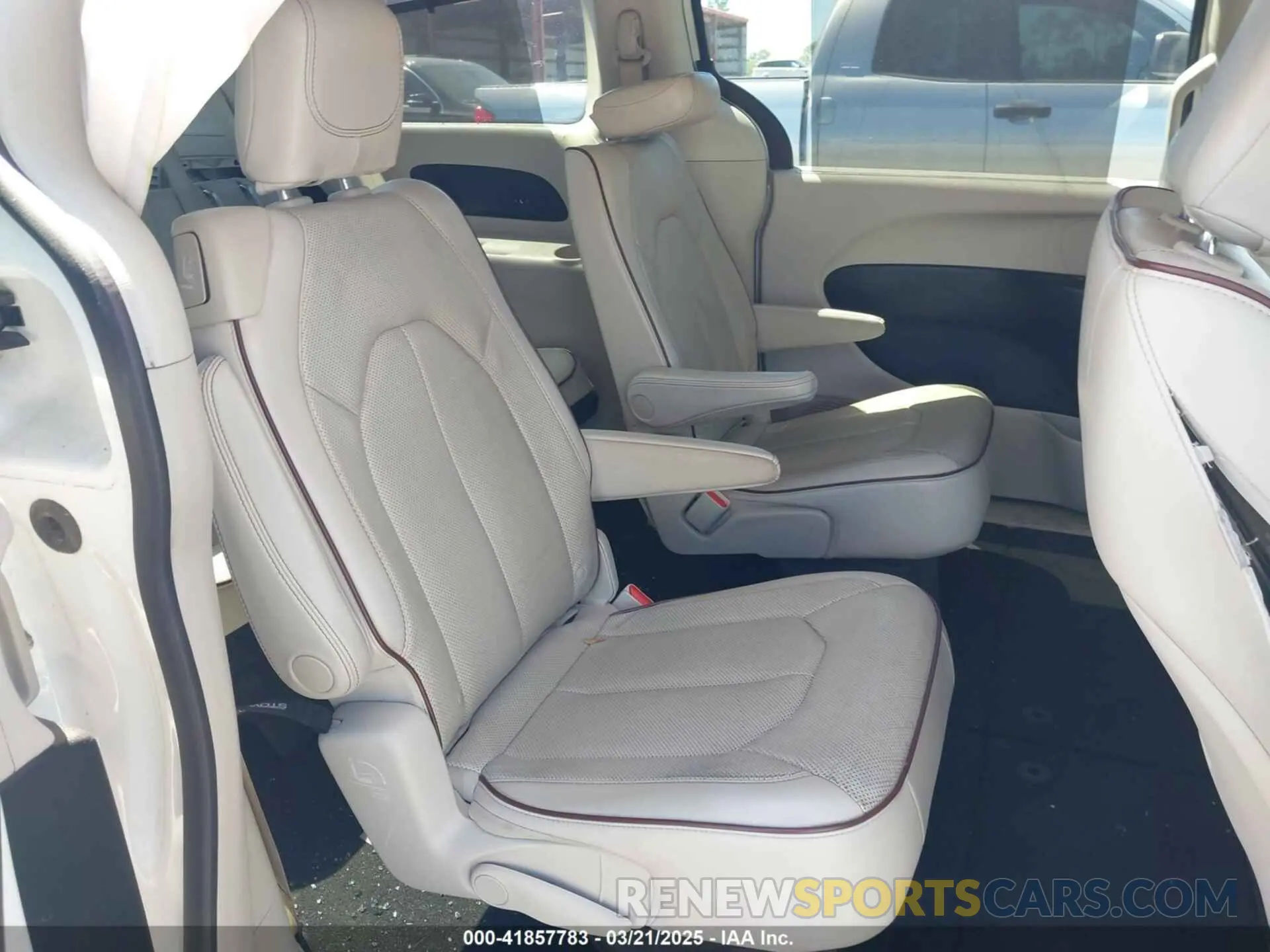 8 Фотография поврежденного автомобиля 2C4RC1GG9LR139786 CHRYSLER PACIFICA 2020