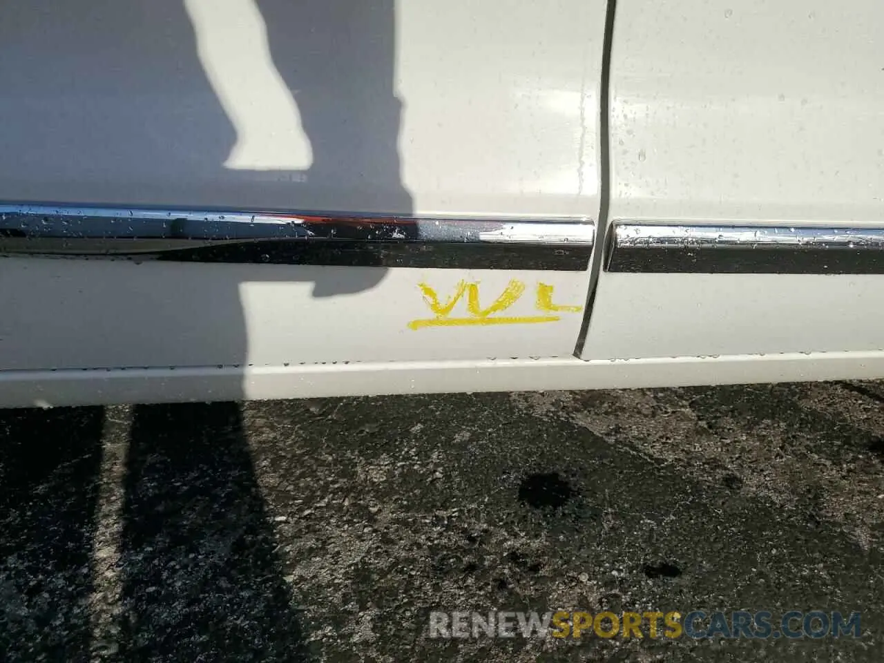 13 Photograph of a damaged car 2C4RC1GG9LR289428 CHRYSLER PACIFICA 2020
