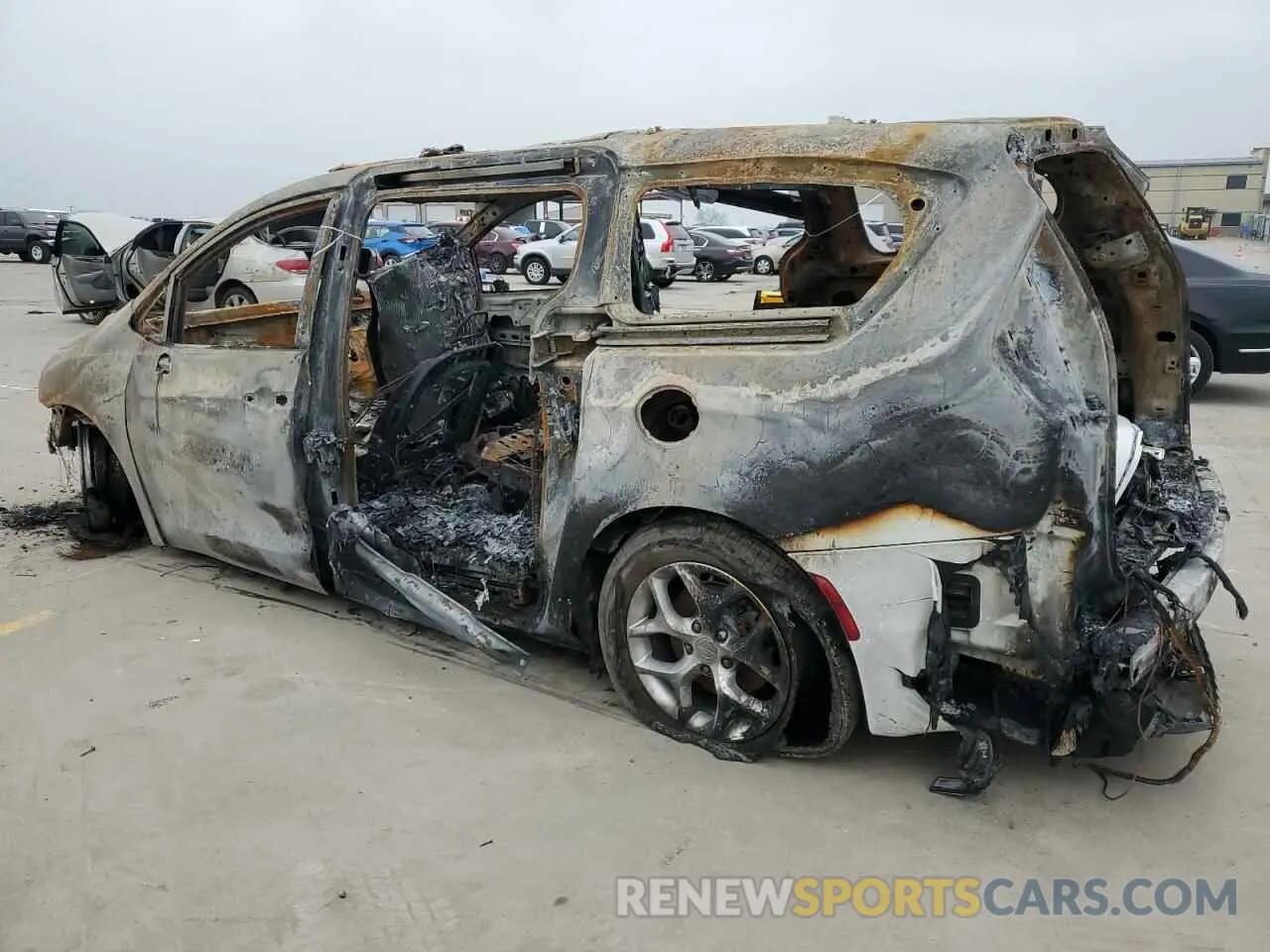 2 Фотография поврежденного автомобиля 2C4RC1GGXLR171629 CHRYSLER PACIFICA 2020