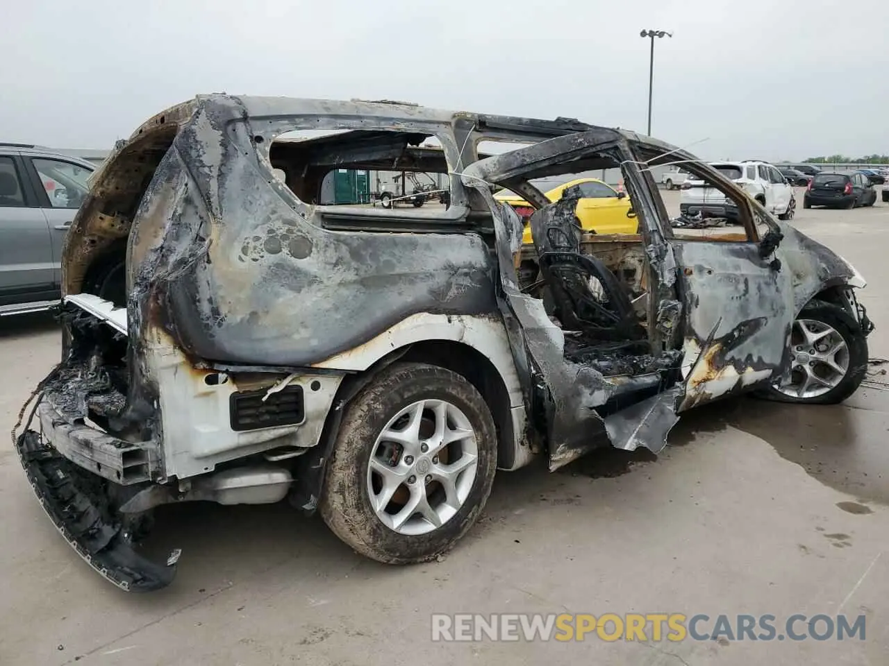 3 Фотография поврежденного автомобиля 2C4RC1GGXLR171629 CHRYSLER PACIFICA 2020