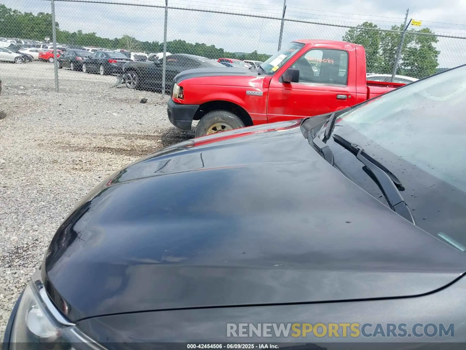 6 Photograph of a damaged car 2C4RC1GGXLR243977 CHRYSLER PACIFICA 2020