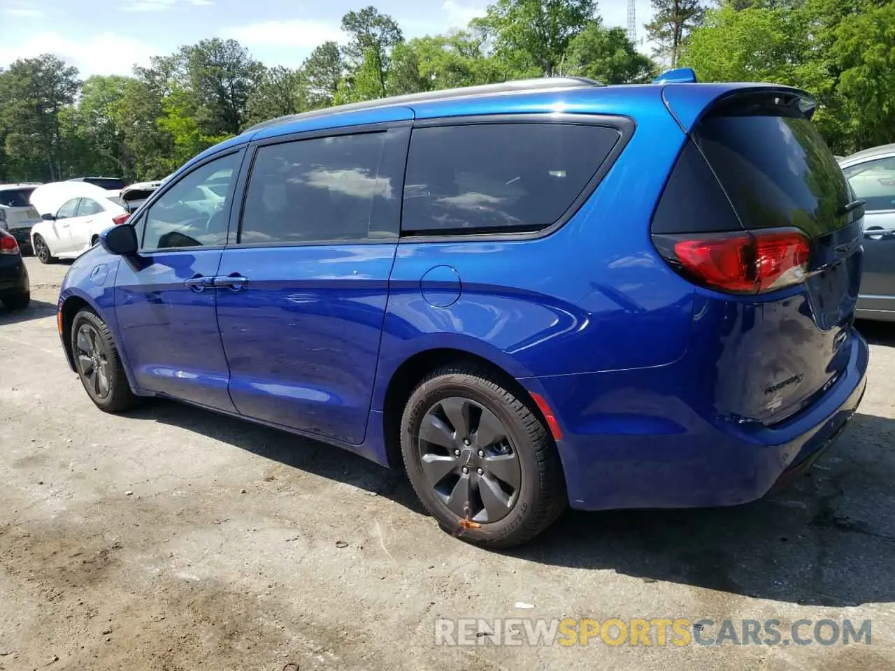 2 Photograph of a damaged car 2C4RC1L79LR288172 CHRYSLER PACIFICA 2020