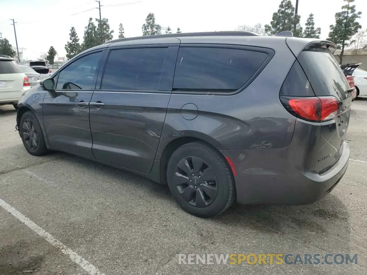 2 Photograph of a damaged car 2C4RC1N70LR123091 CHRYSLER PACIFICA 2020