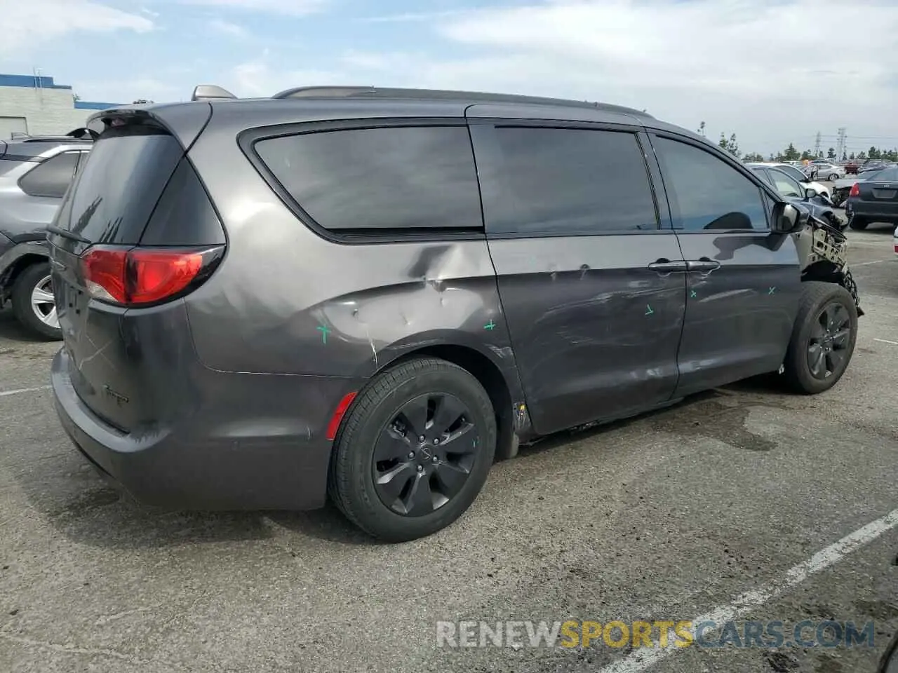 3 Photograph of a damaged car 2C4RC1N70LR123091 CHRYSLER PACIFICA 2020