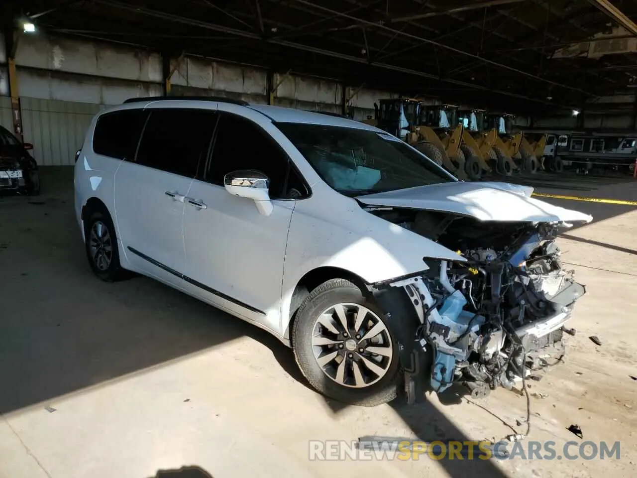 4 Фотография поврежденного автомобиля 2C4RC1N77LR190433 CHRYSLER PACIFICA 2020