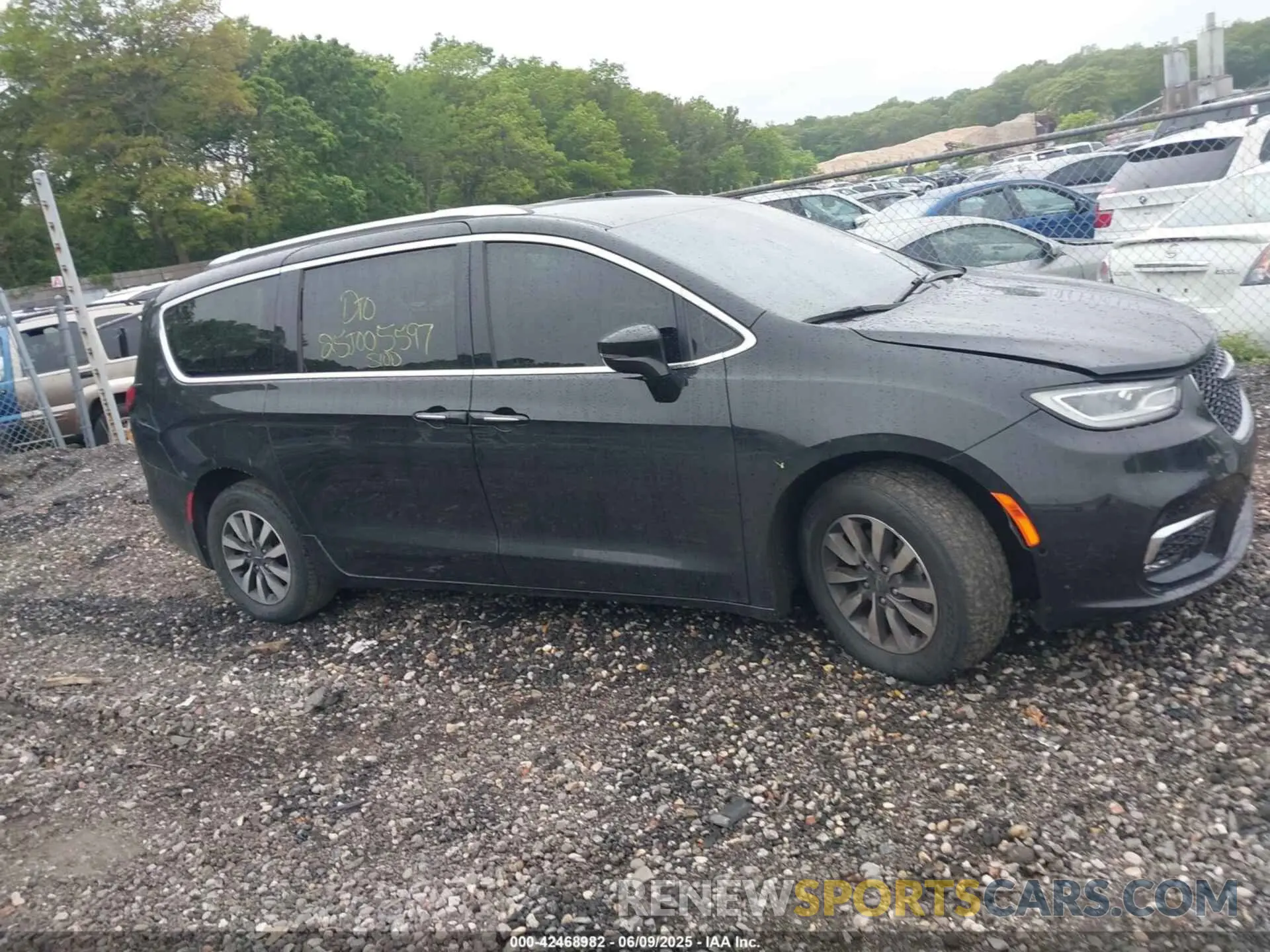 12 Photograph of a damaged car 2C4RC1BG0MR516059 CHRYSLER PACIFICA 2021