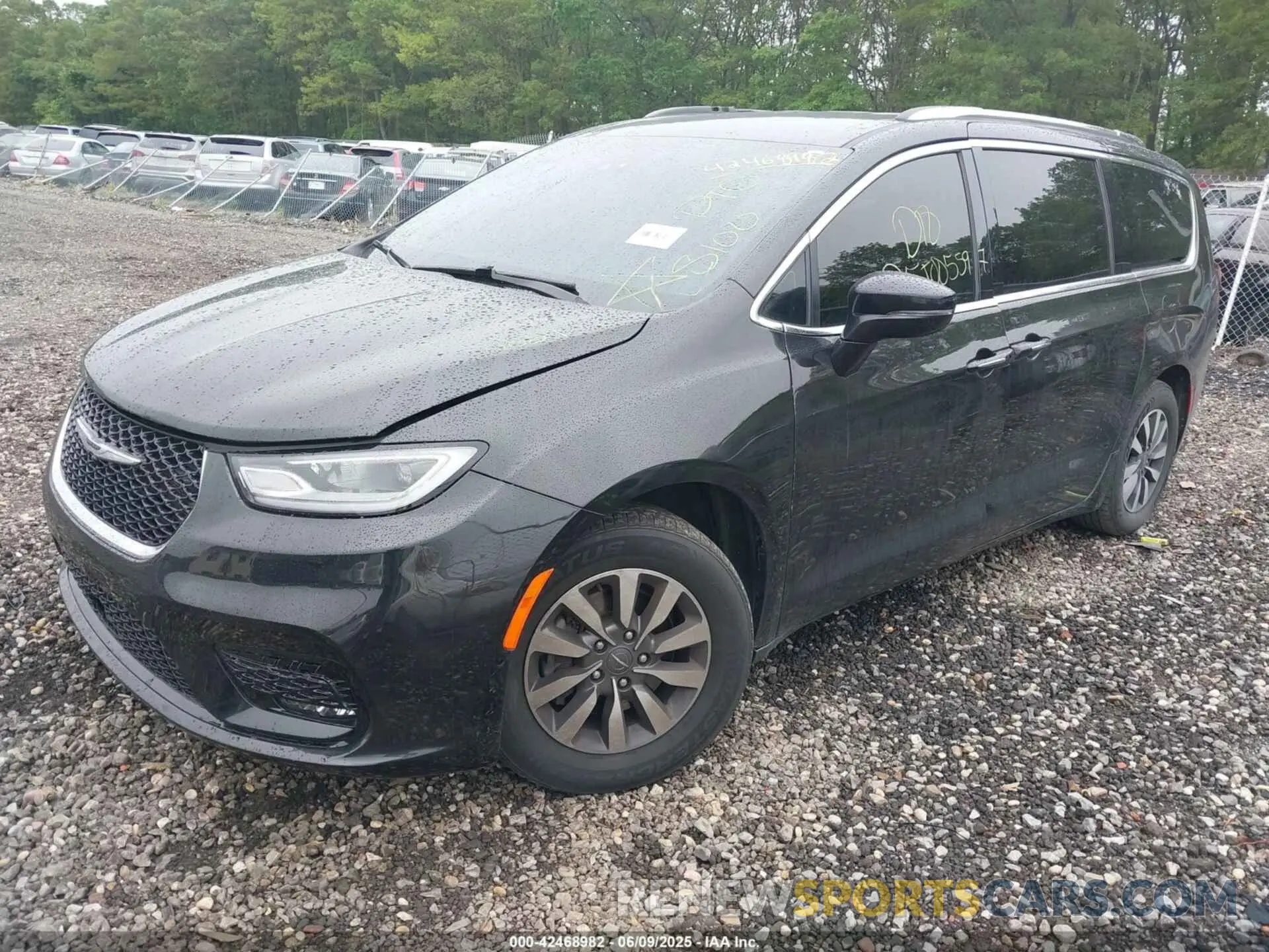 2 Photograph of a damaged car 2C4RC1BG0MR516059 CHRYSLER PACIFICA 2021