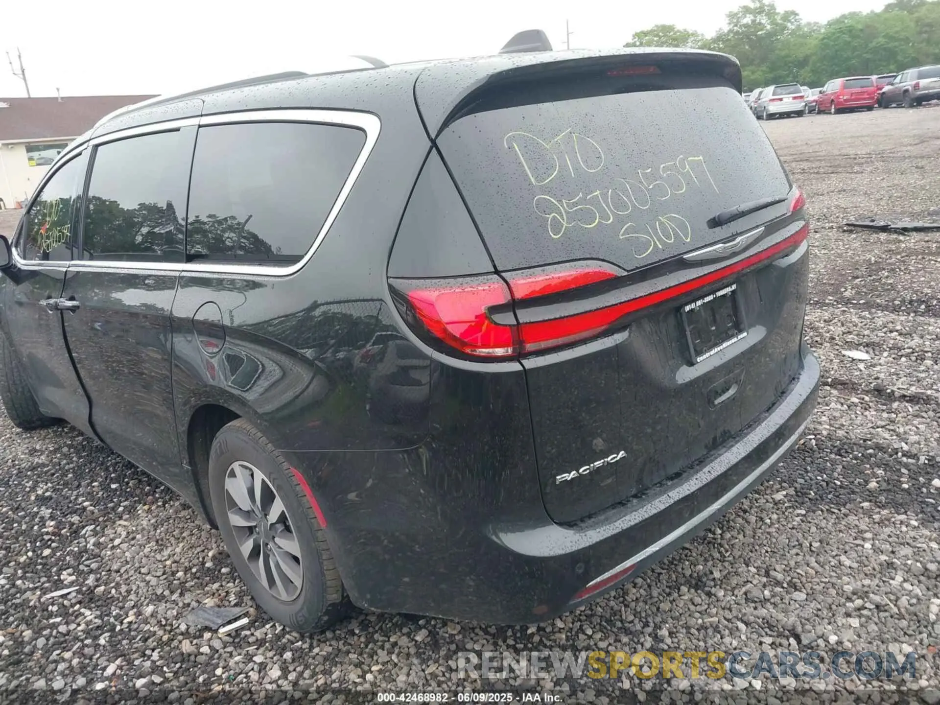 3 Photograph of a damaged car 2C4RC1BG0MR516059 CHRYSLER PACIFICA 2021