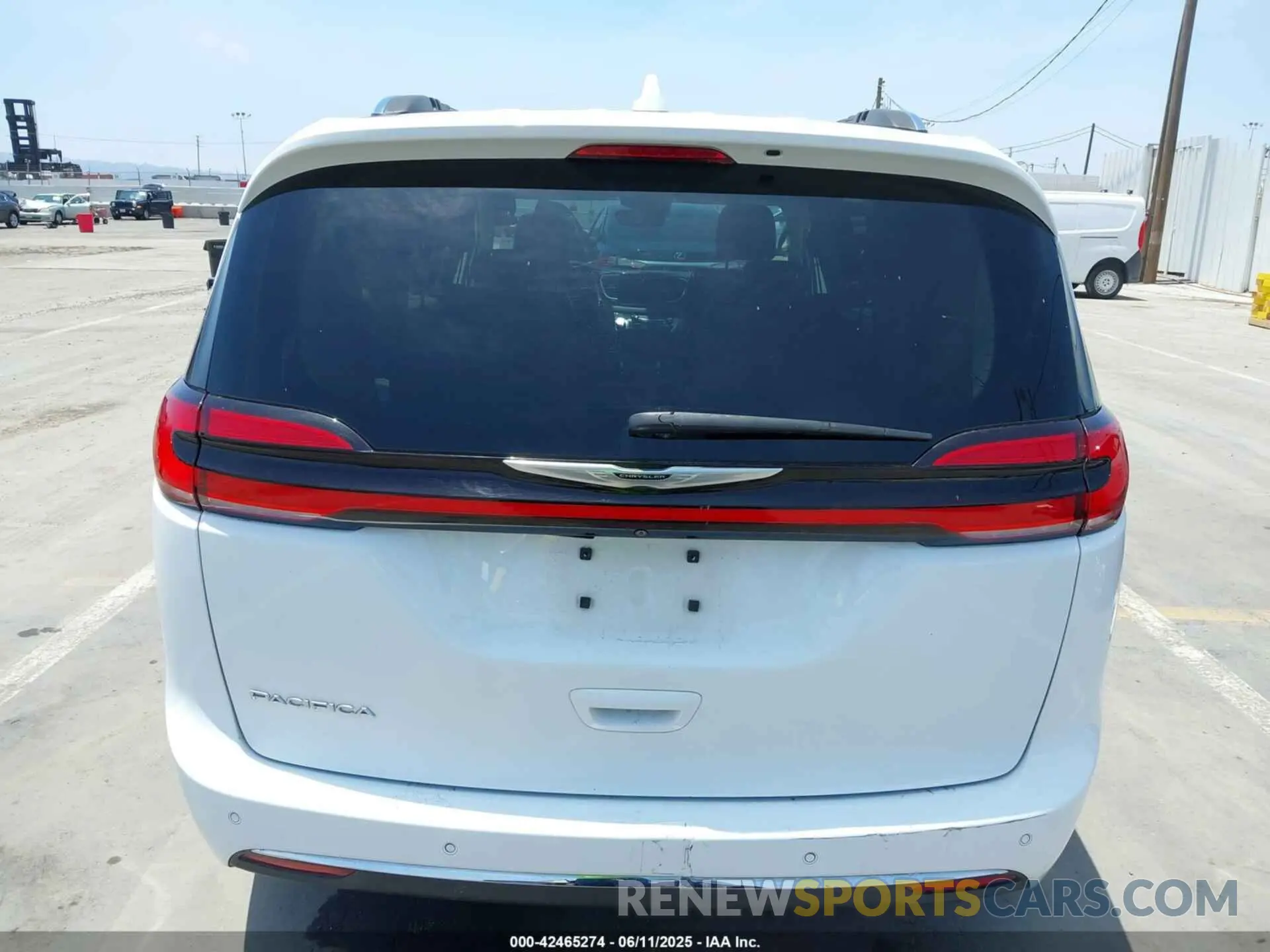 15 Photograph of a damaged car 2C4RC1BG1MR543352 CHRYSLER PACIFICA 2021