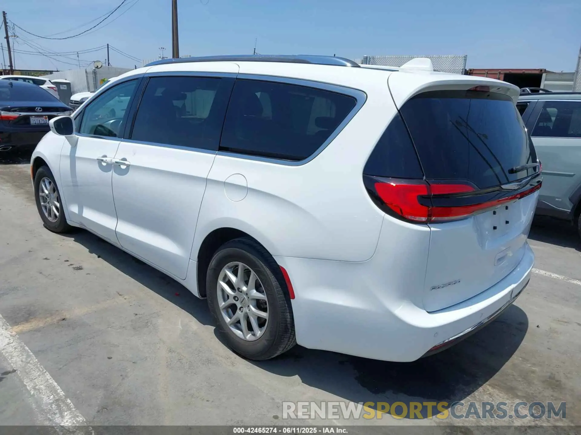 3 Photograph of a damaged car 2C4RC1BG1MR543352 CHRYSLER PACIFICA 2021