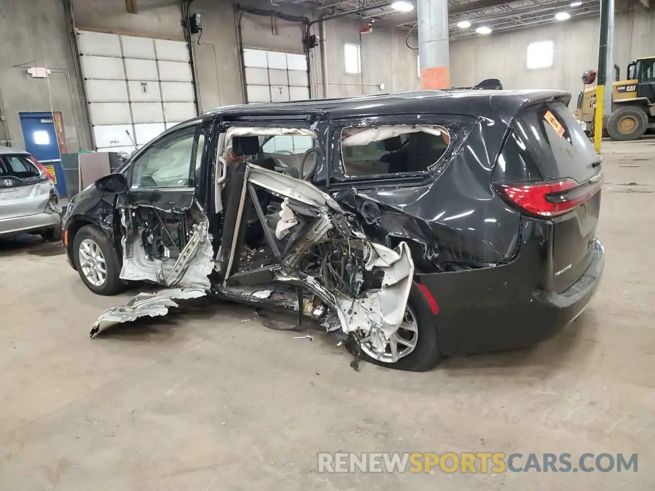 2 Фотография поврежденного автомобиля 2C4RC1BG1MR574665 CHRYSLER PACIFICA 2021