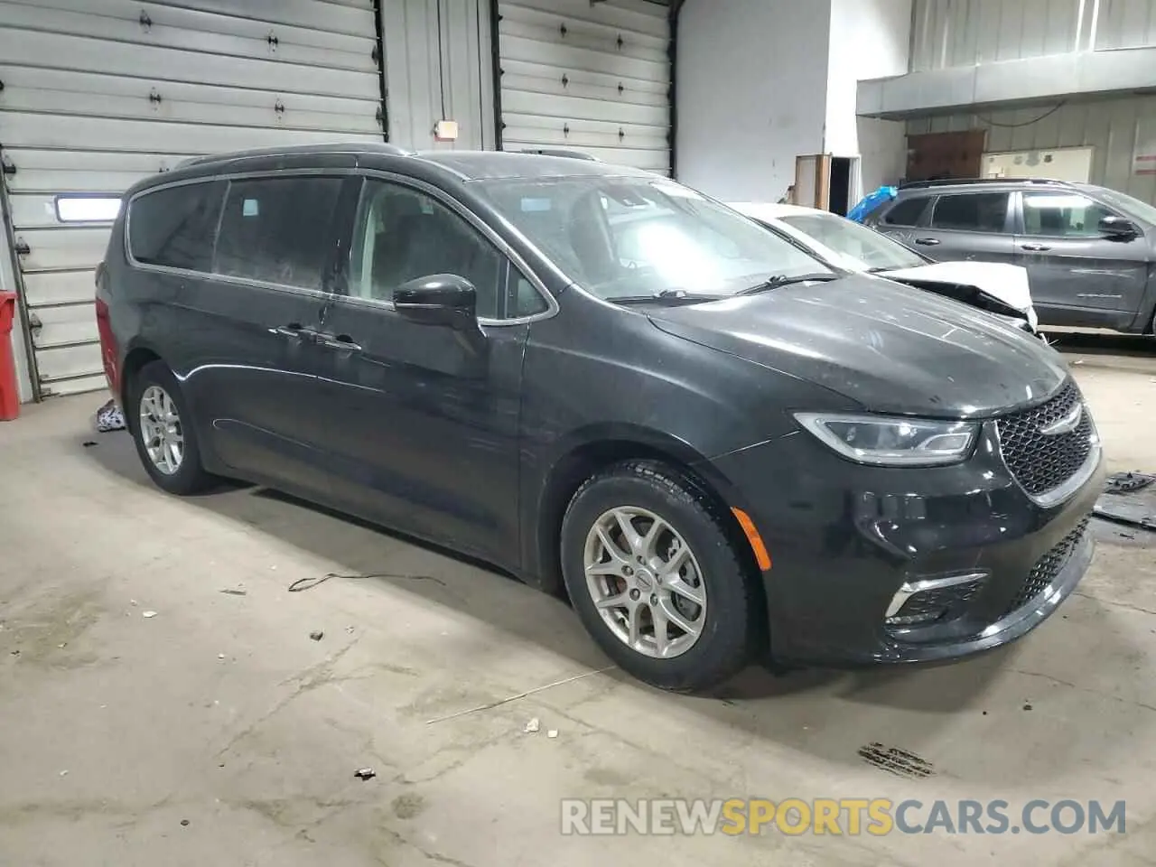 4 Photograph of a damaged car 2C4RC1BG1MR588470 CHRYSLER PACIFICA 2021