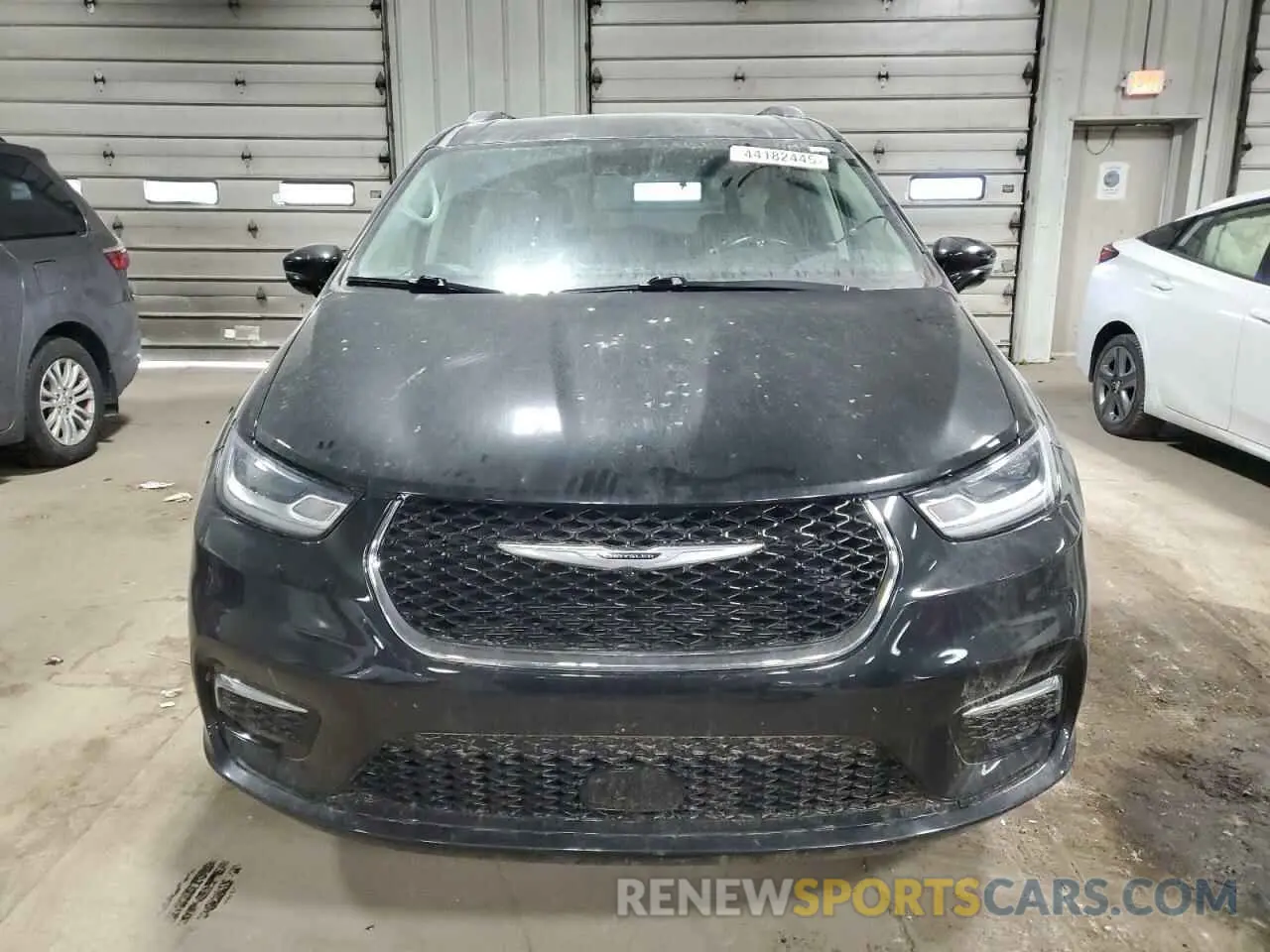 5 Photograph of a damaged car 2C4RC1BG1MR588470 CHRYSLER PACIFICA 2021
