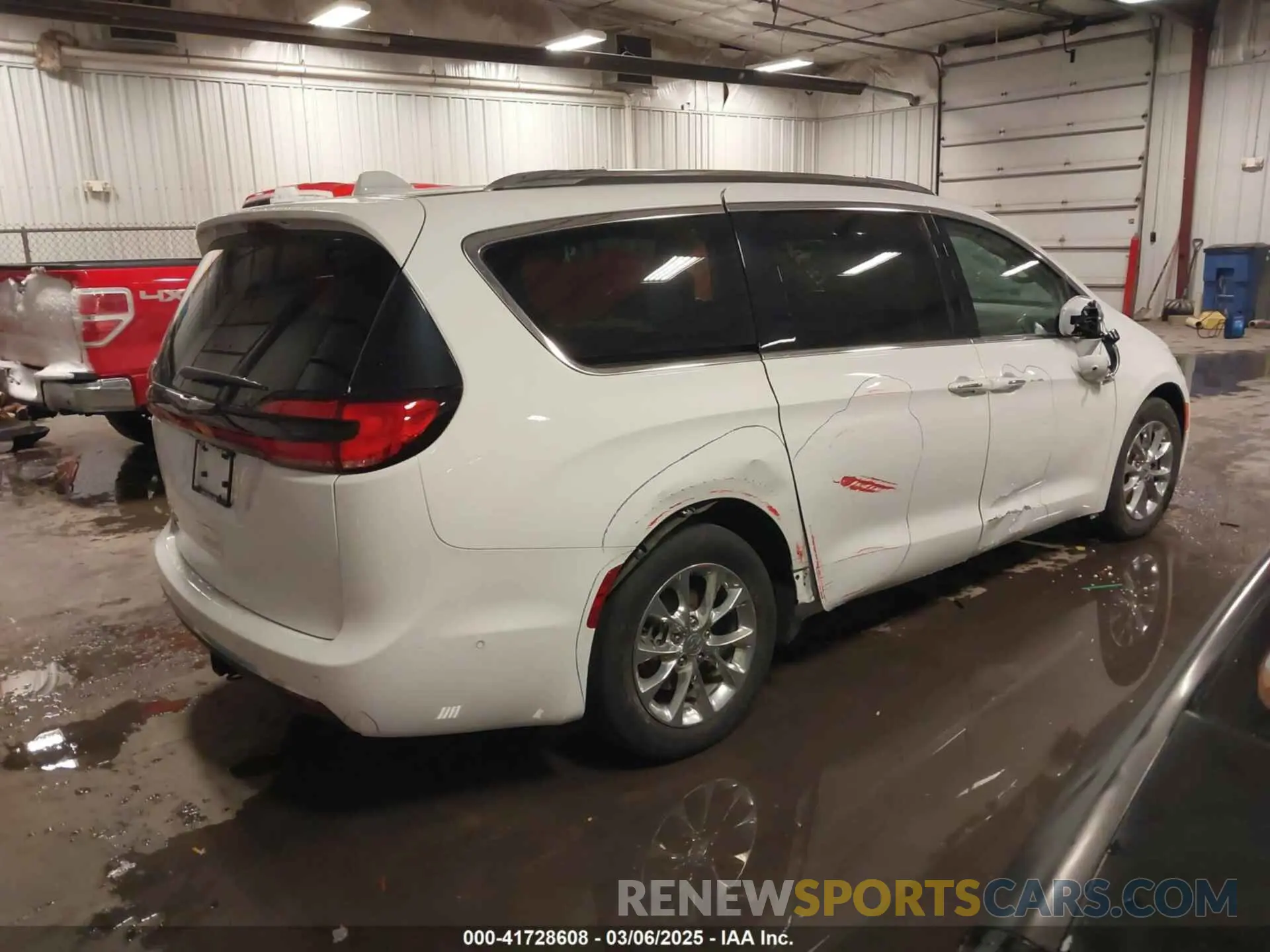 4 Photograph of a damaged car 2C4RC1BG3MR504293 CHRYSLER PACIFICA 2021