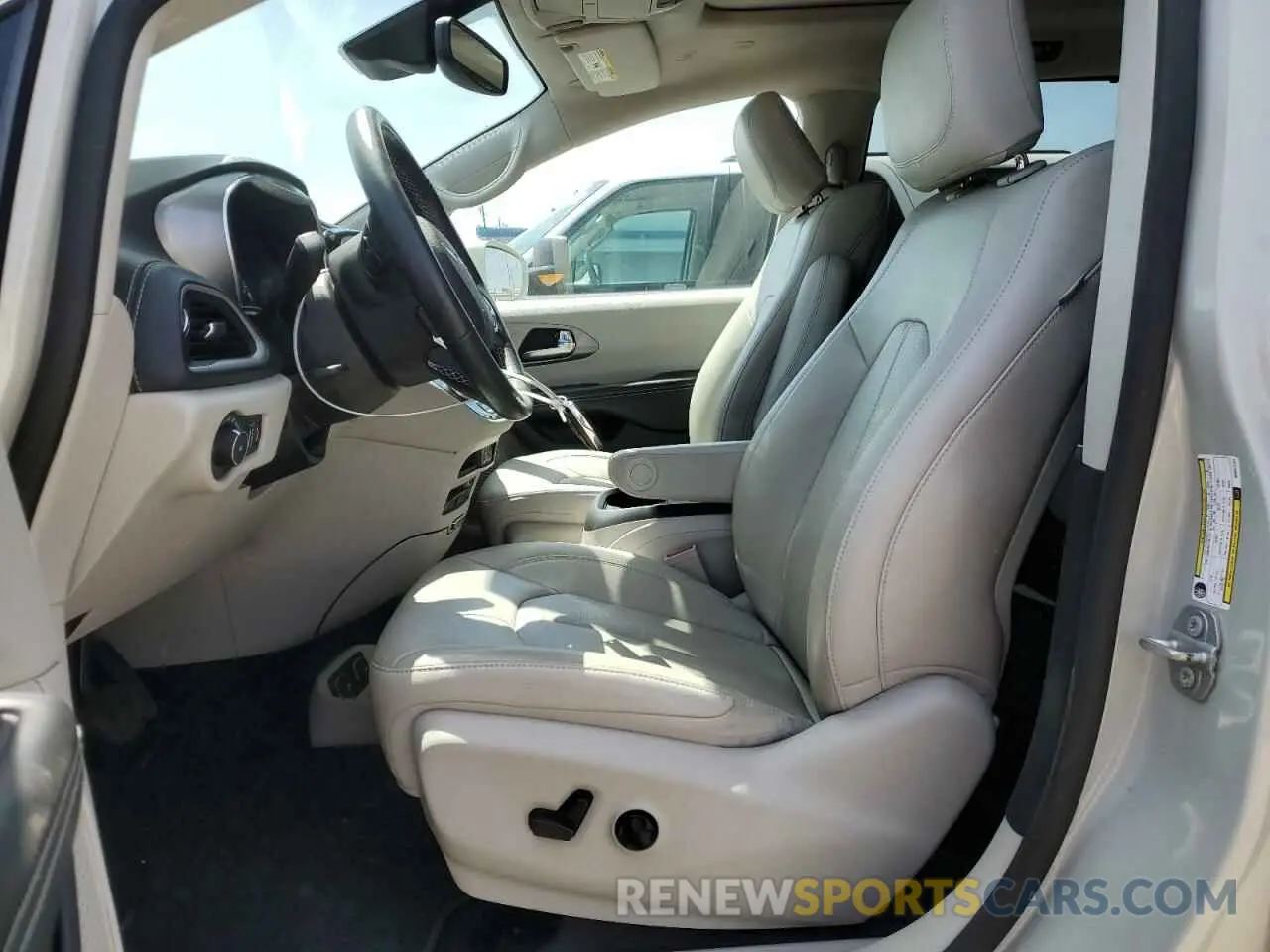 7 Photograph of a damaged car 2C4RC1BG3MR521191 CHRYSLER PACIFICA 2021