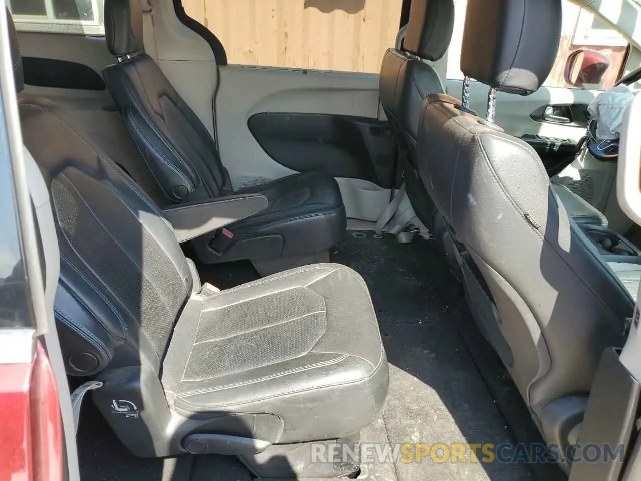 12 Photograph of a damaged car 2C4RC1BG3MR528173 CHRYSLER PACIFICA 2021