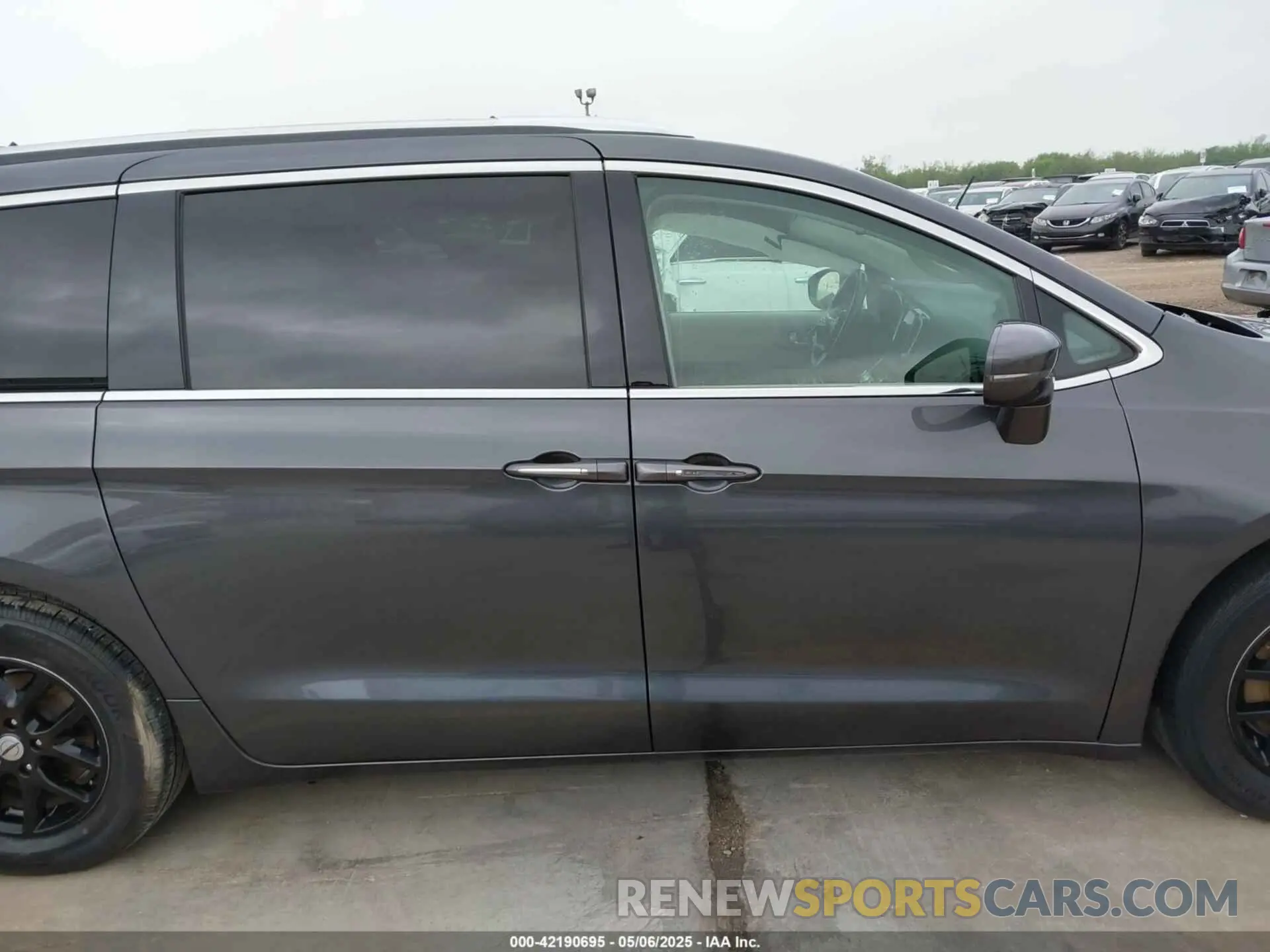 13 Фотография поврежденного автомобиля 2C4RC1BG3MR574439 CHRYSLER PACIFICA 2021